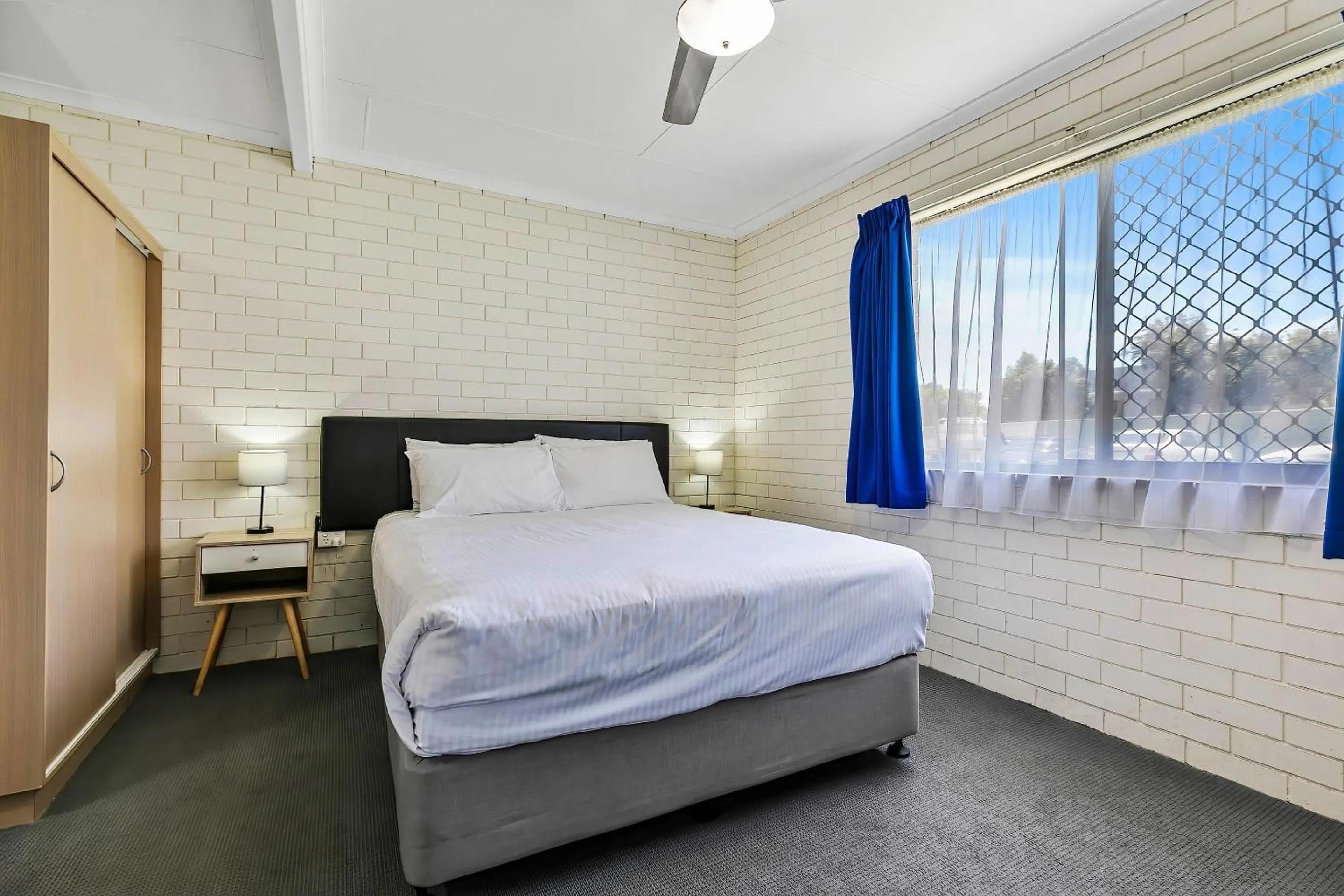 Bedroom, Bed in Comfort Inn on Main Hervey Bay