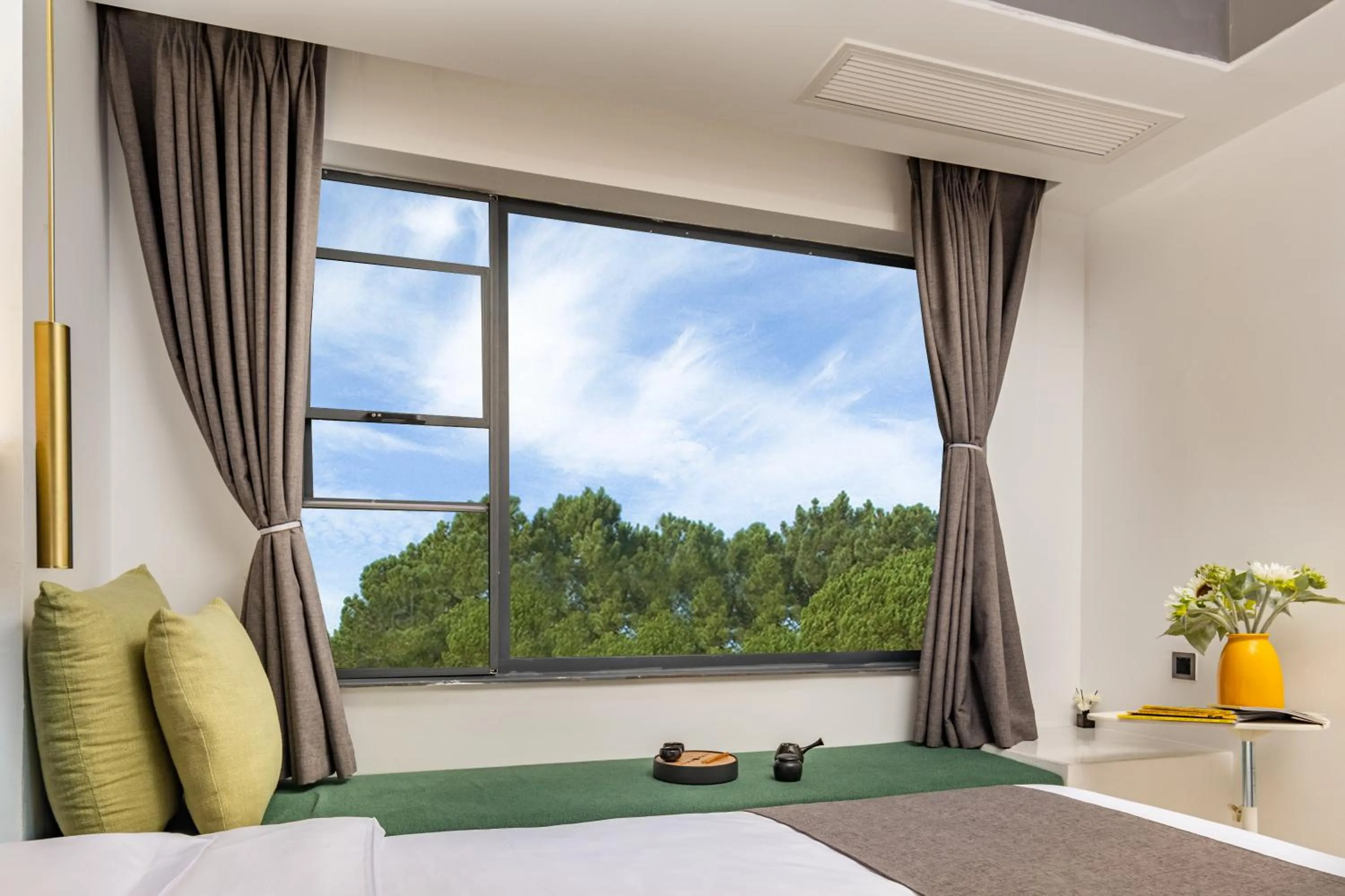 Bed in Trip Voicer Chengdu Wide and Narrow Alley