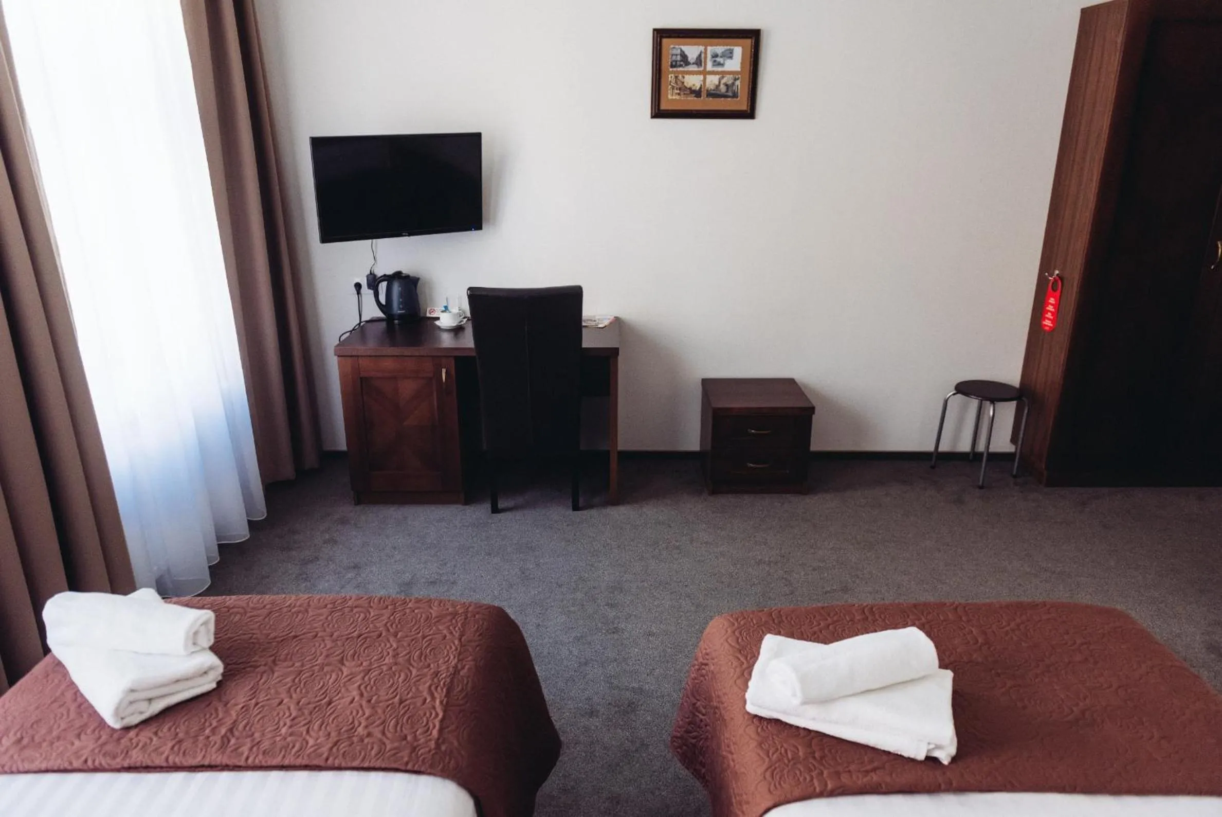 Photo of the whole room, Bed in Biplan City