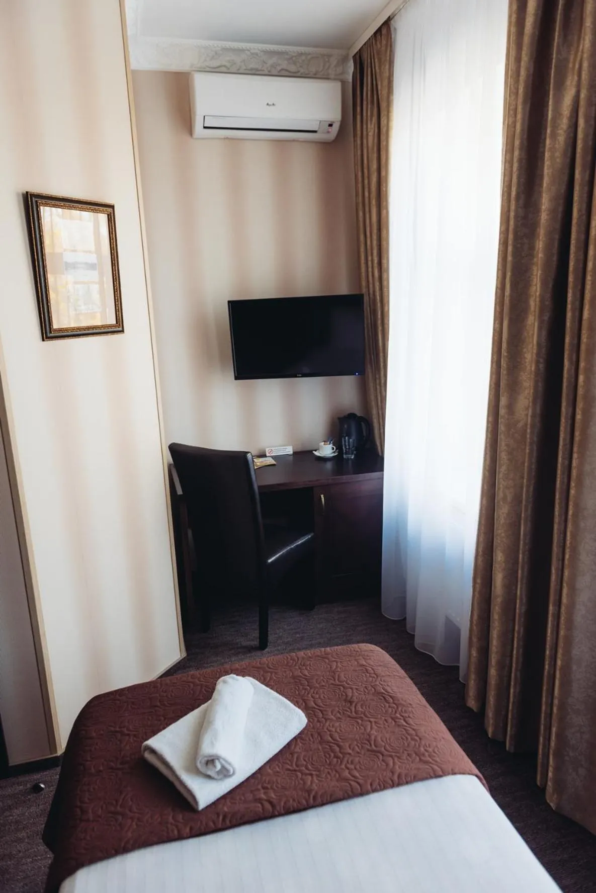 Bedroom, Bed in Biplan City