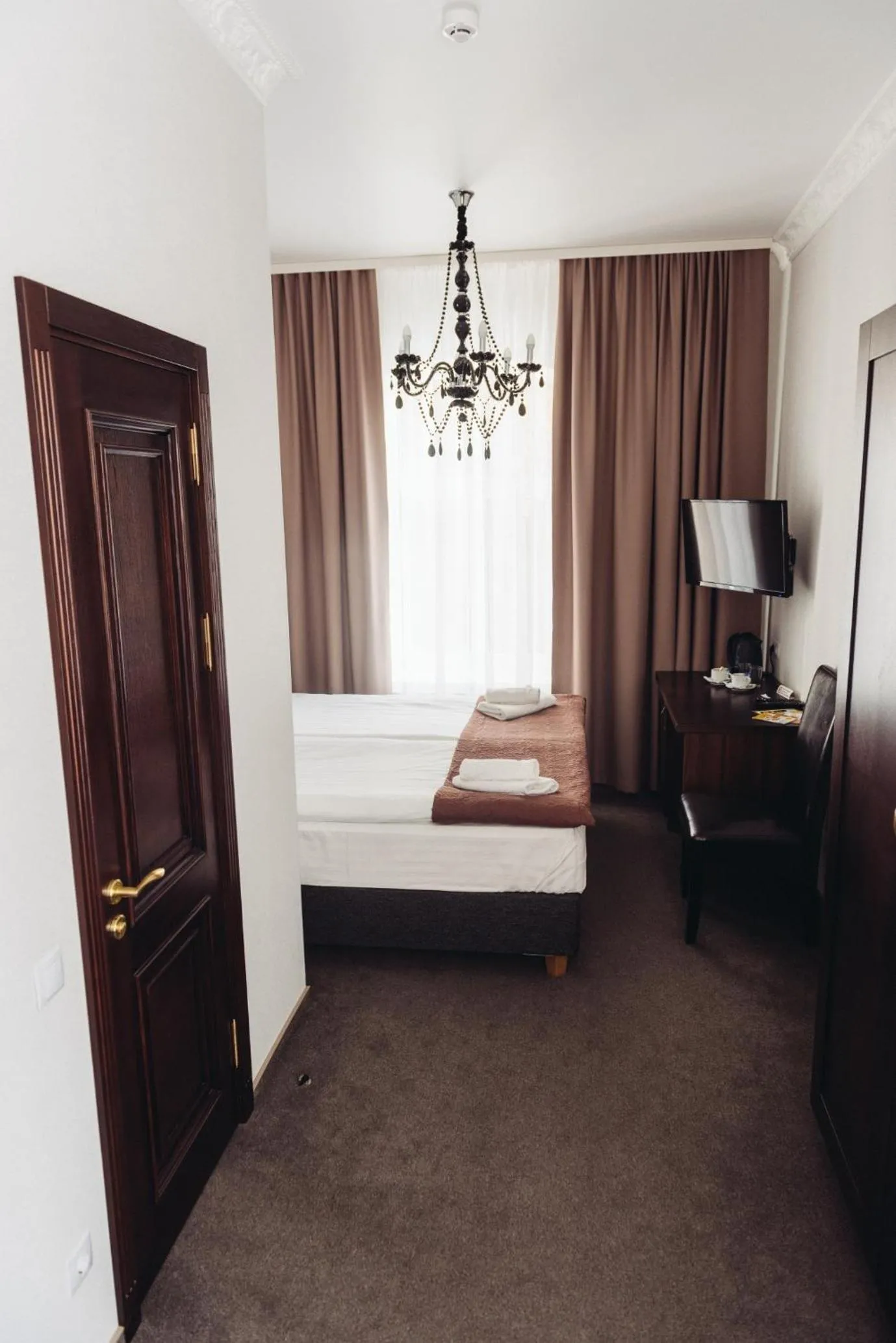 Bedroom, Bed in Biplan City