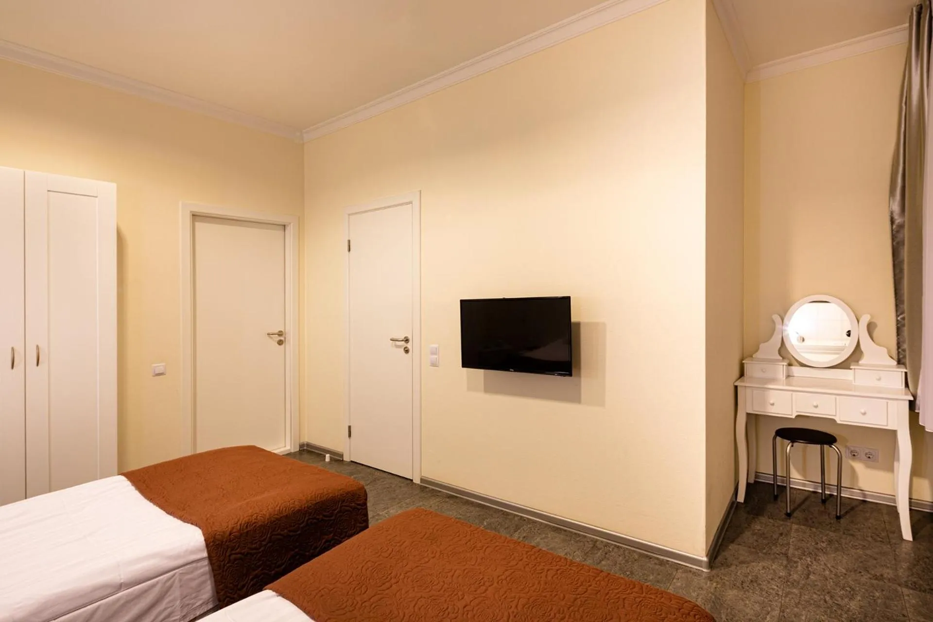 Bedroom, Bed in Biplan City