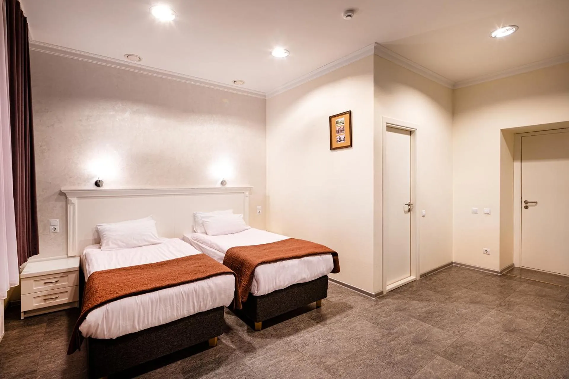 Bed in Biplan City