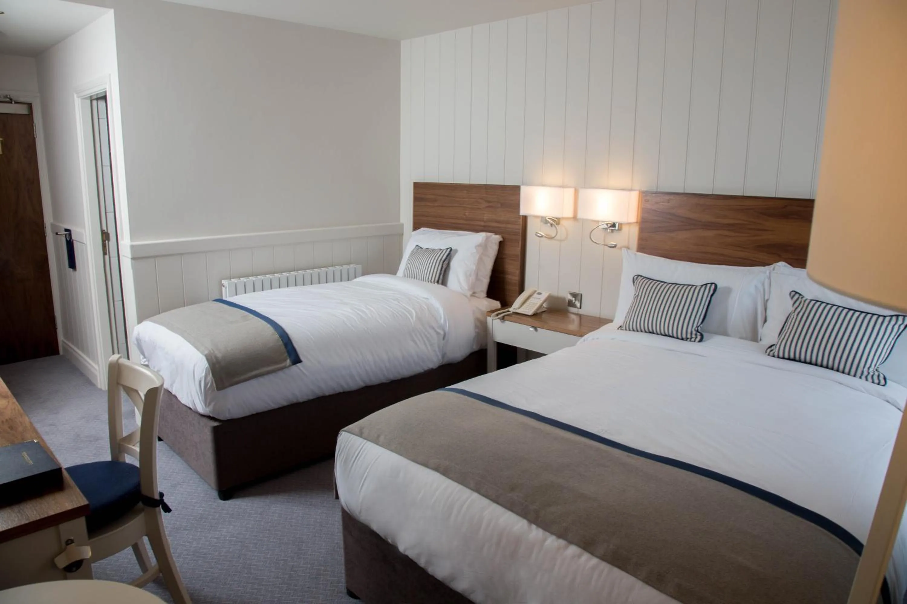 Photo of the whole room, Bed in Waterfront Hotel Dungloe