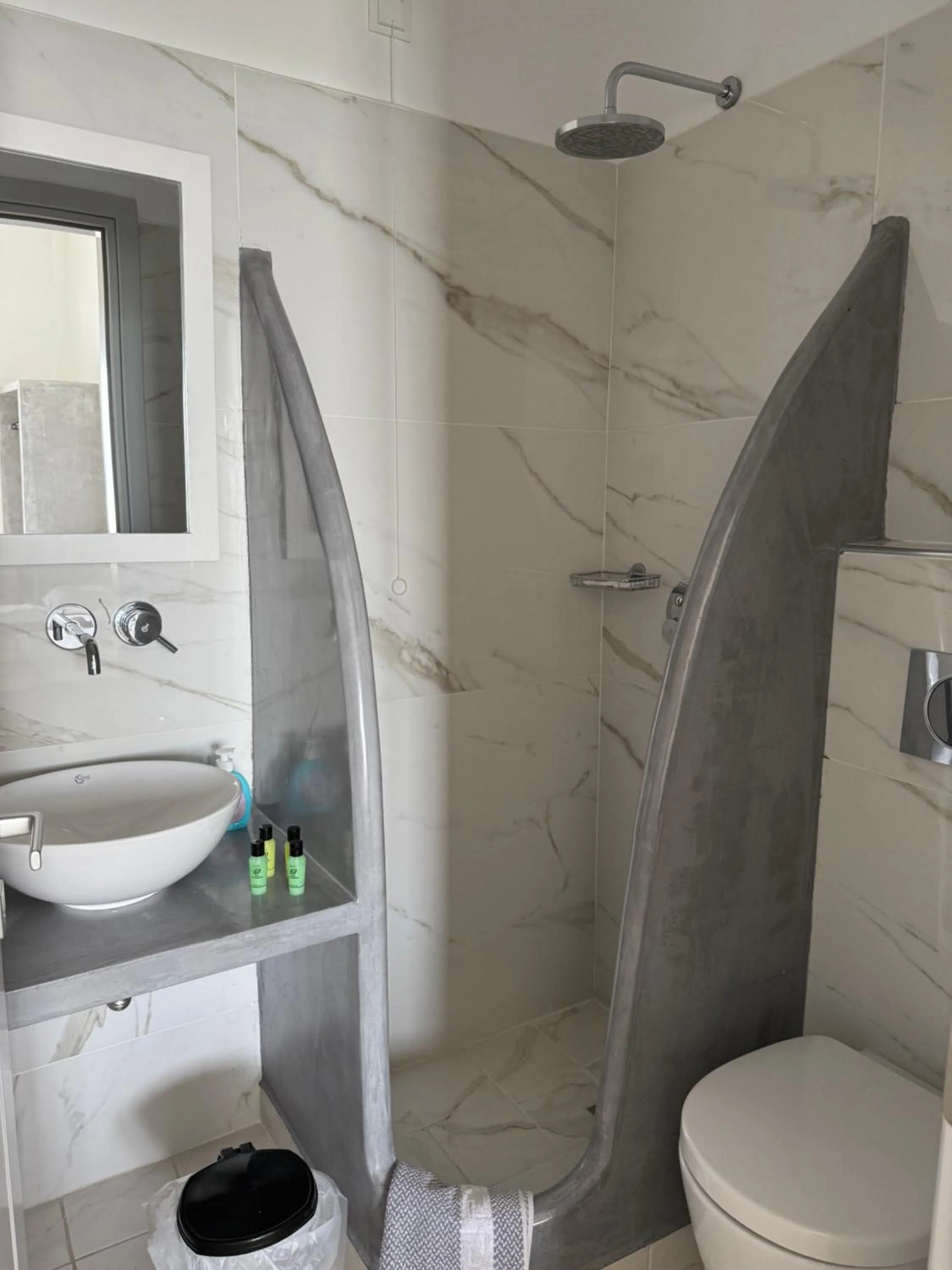 Shower in Hotel Hellas