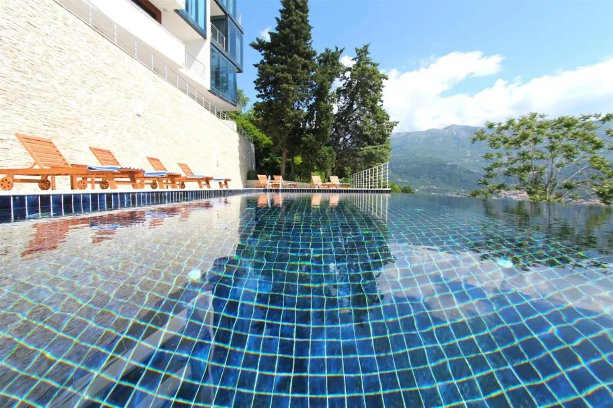 Swimming pool in Apartments Aqua
