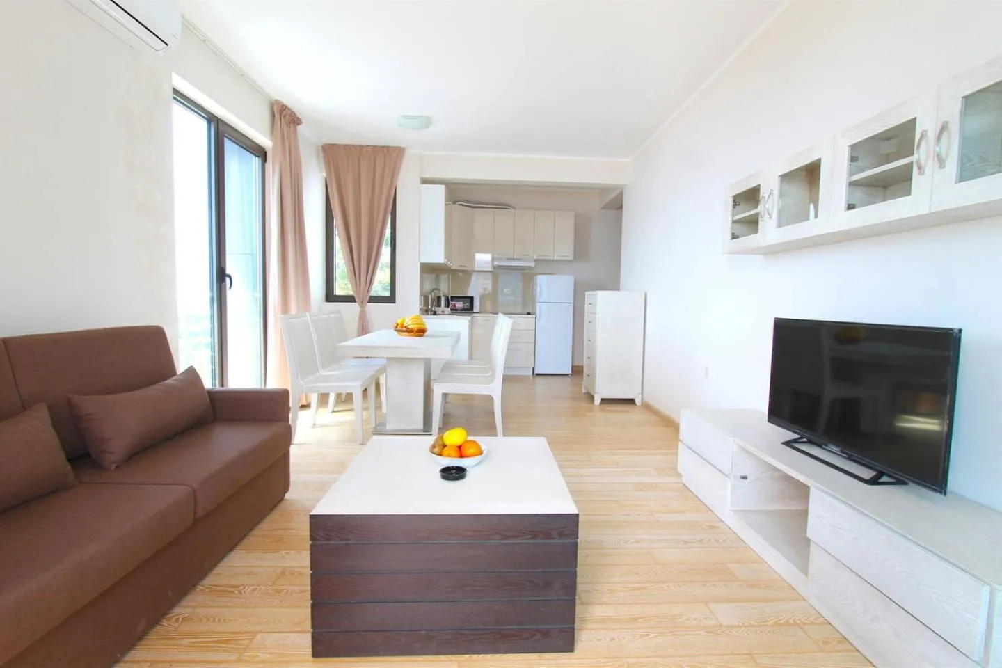 Communal lounge/ TV room in Apartments Aqua