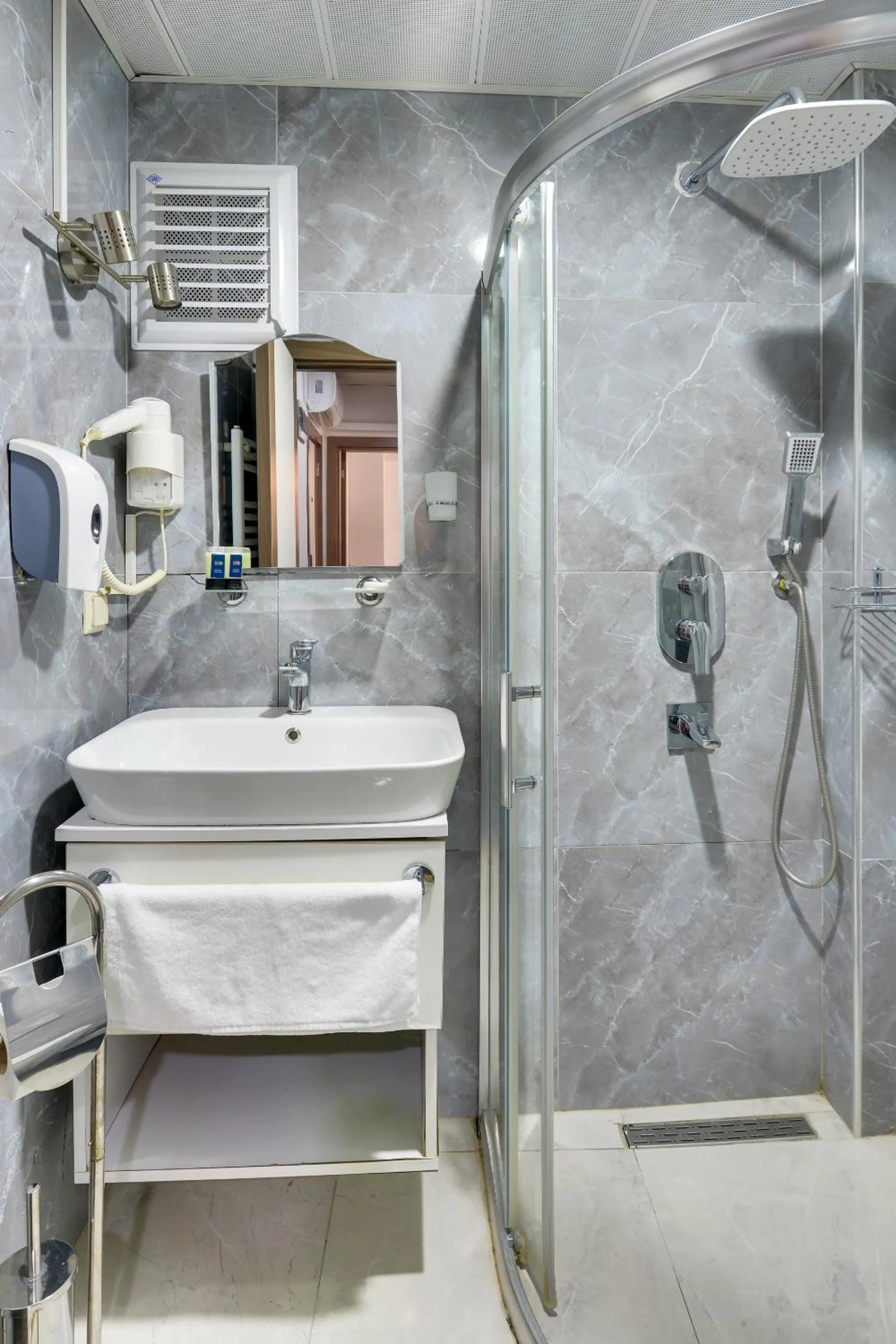 Bathroom in Grande Stella Hotel