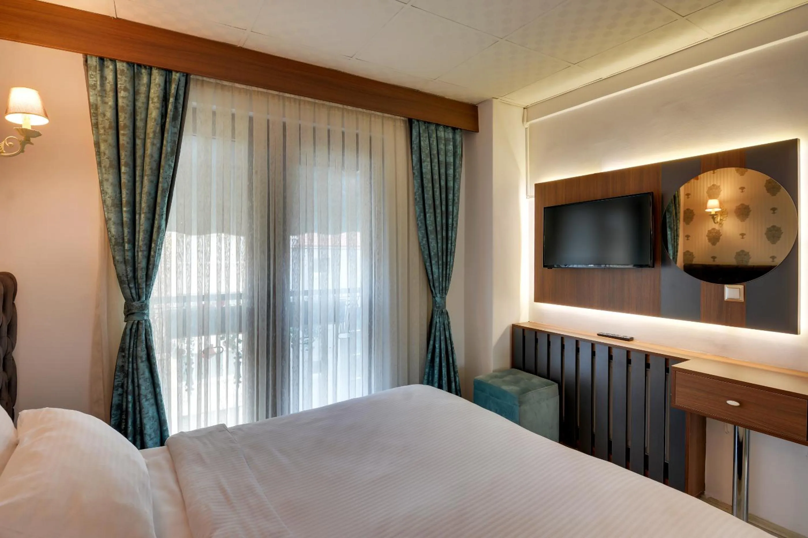 Bedroom, Bed in Grande Stella Hotel