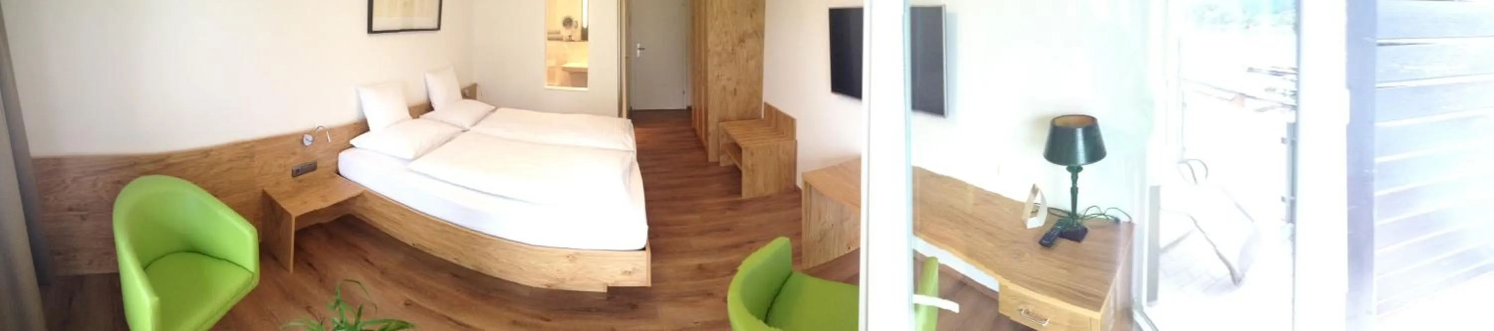 Photo of the whole room, Bed in Seehotel Lilly