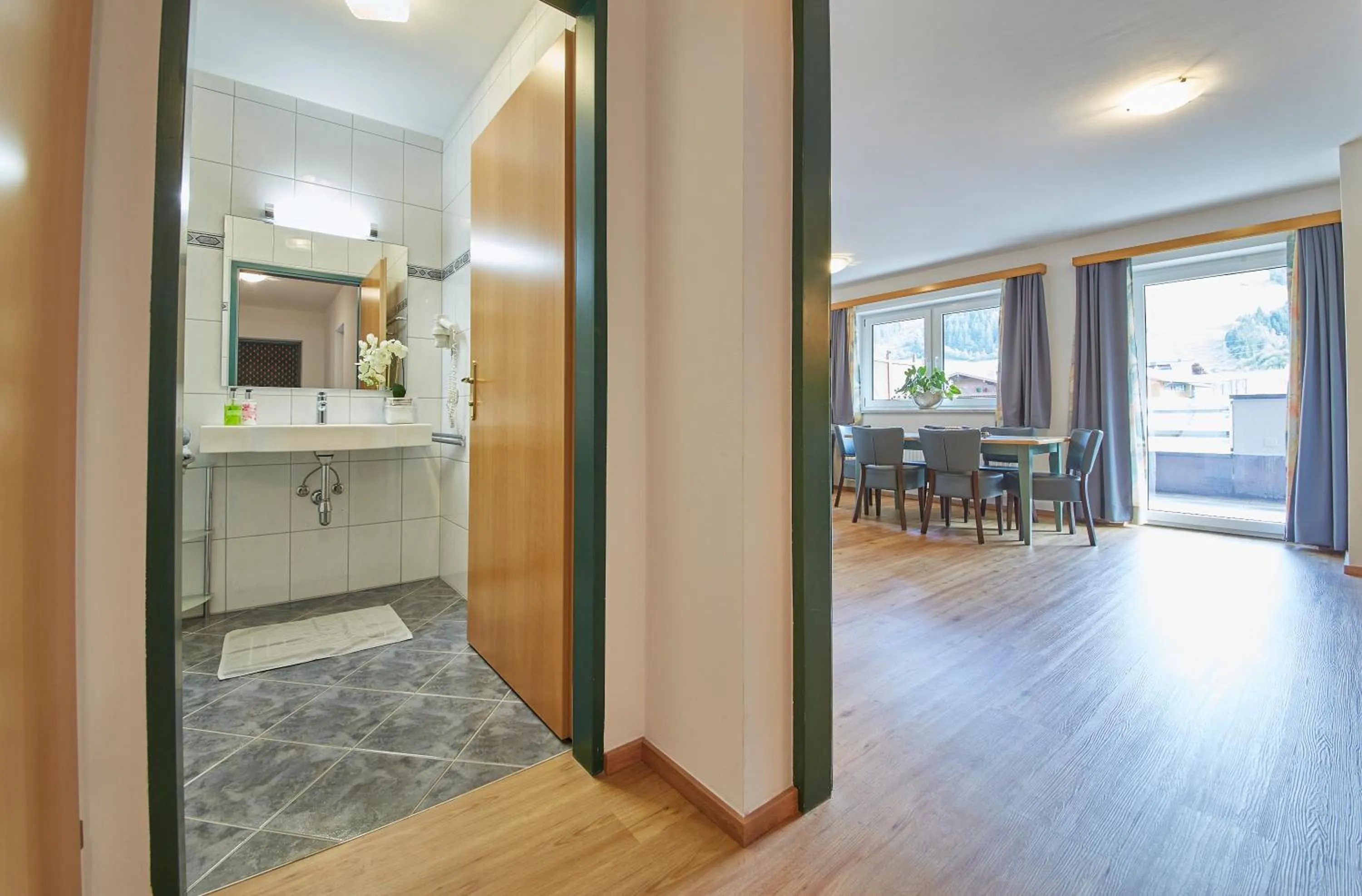 Dining area in Am Zwölferkogel Appartements