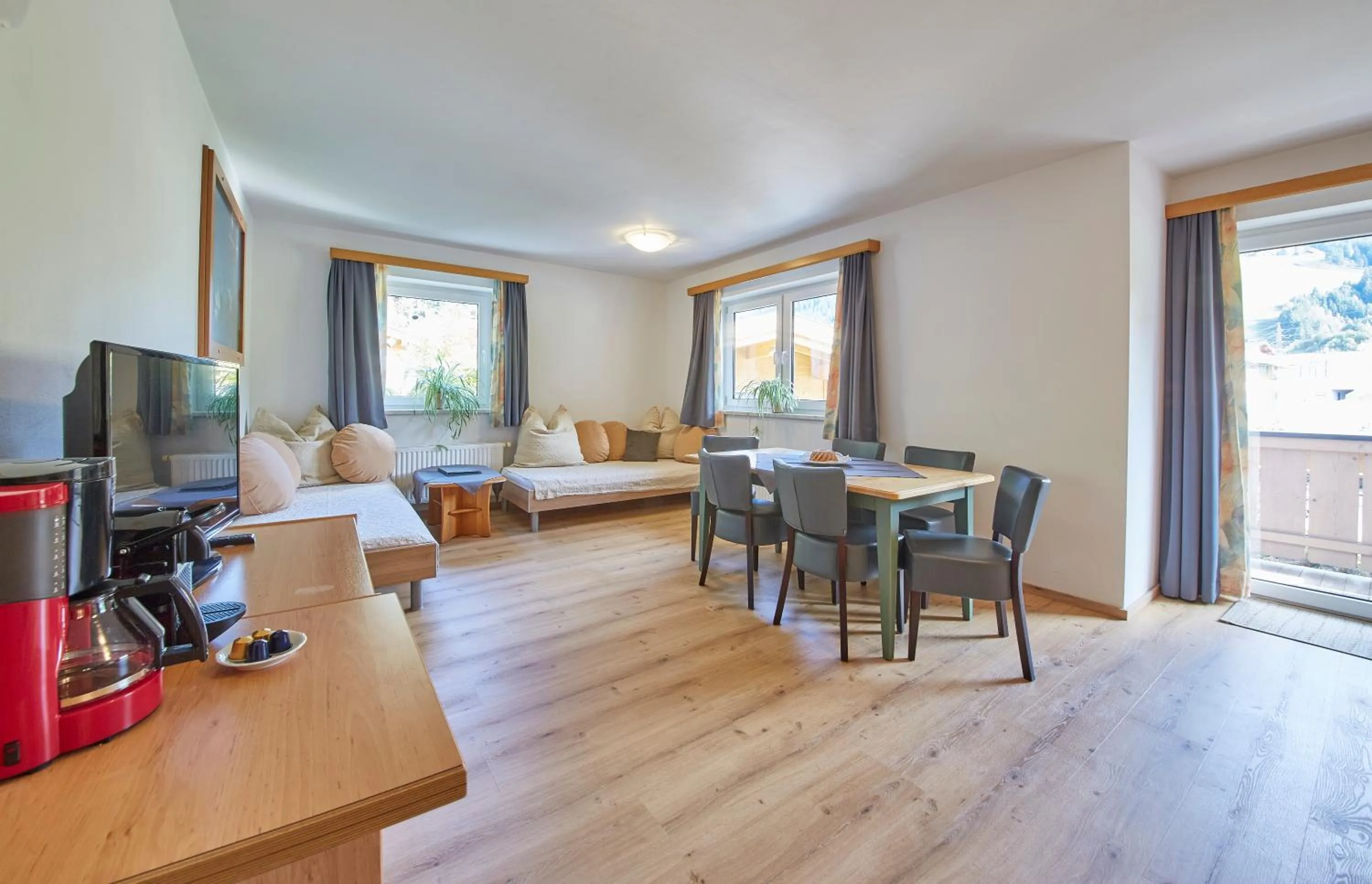 TV and multimedia in Am Zwölferkogel Appartements