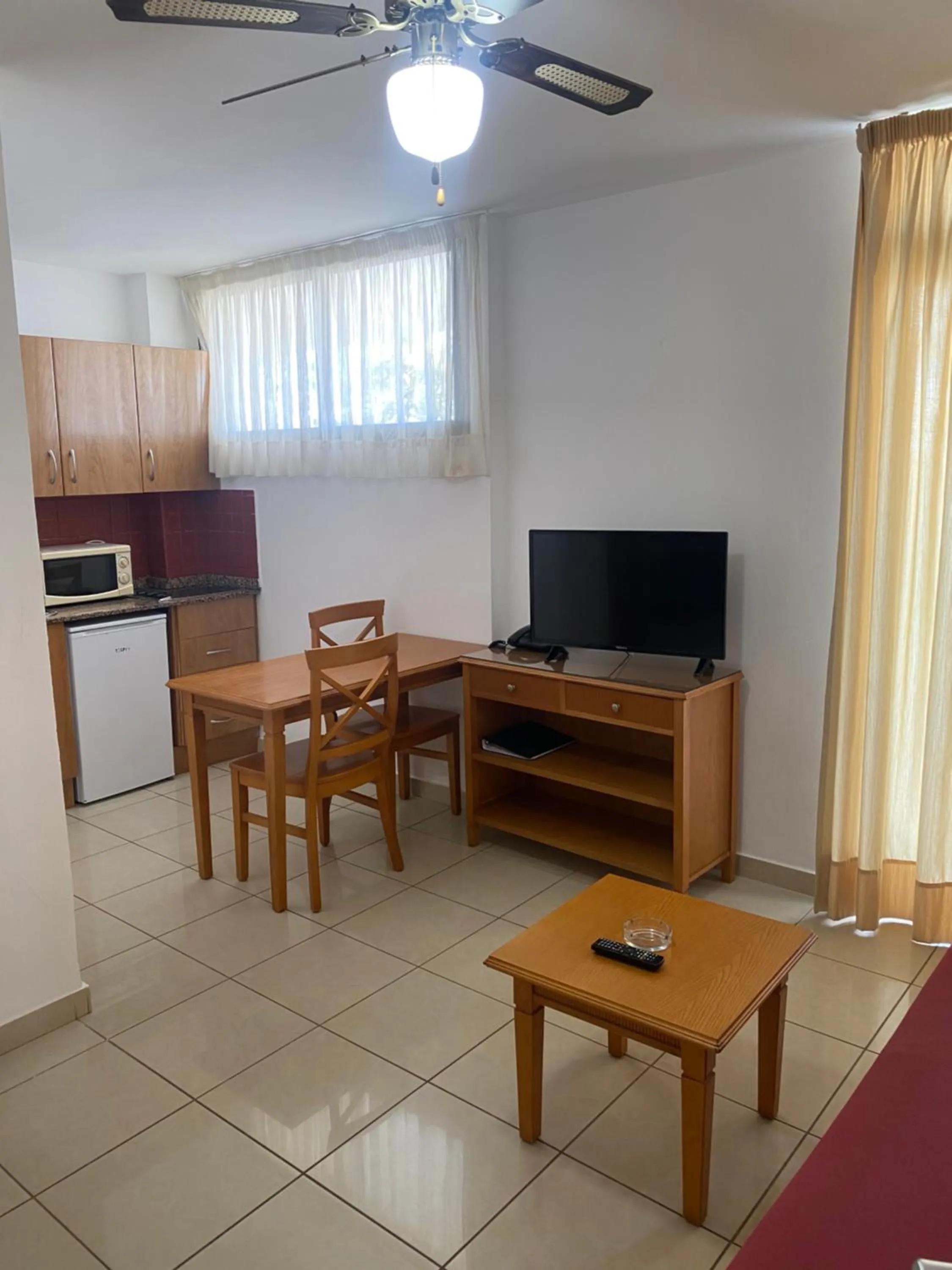 TV/Entertainment Center in Apartamentos Maspalomas Oasis