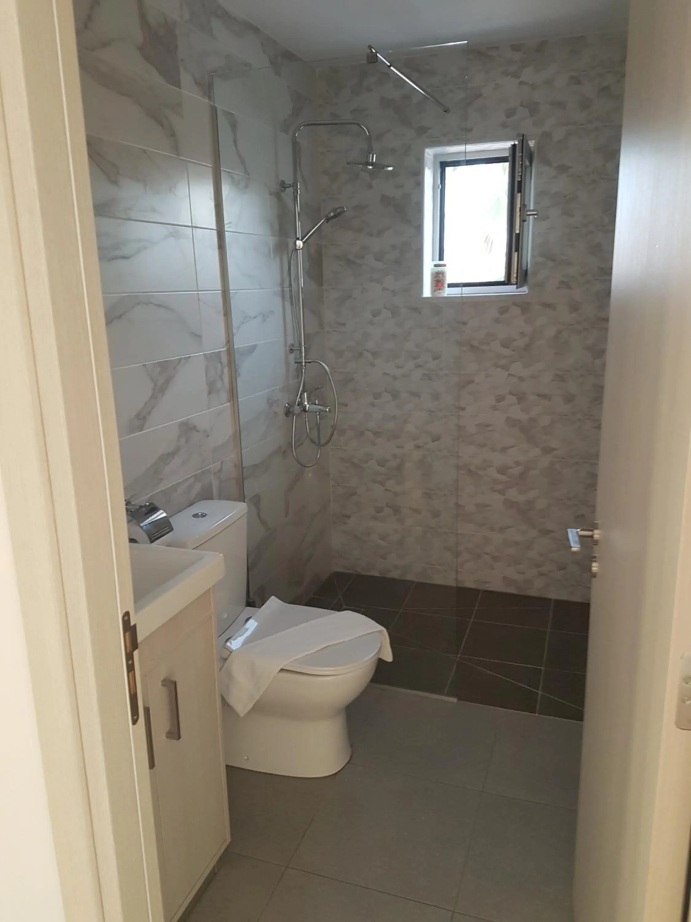 Christopher's Sandy Beach Suites