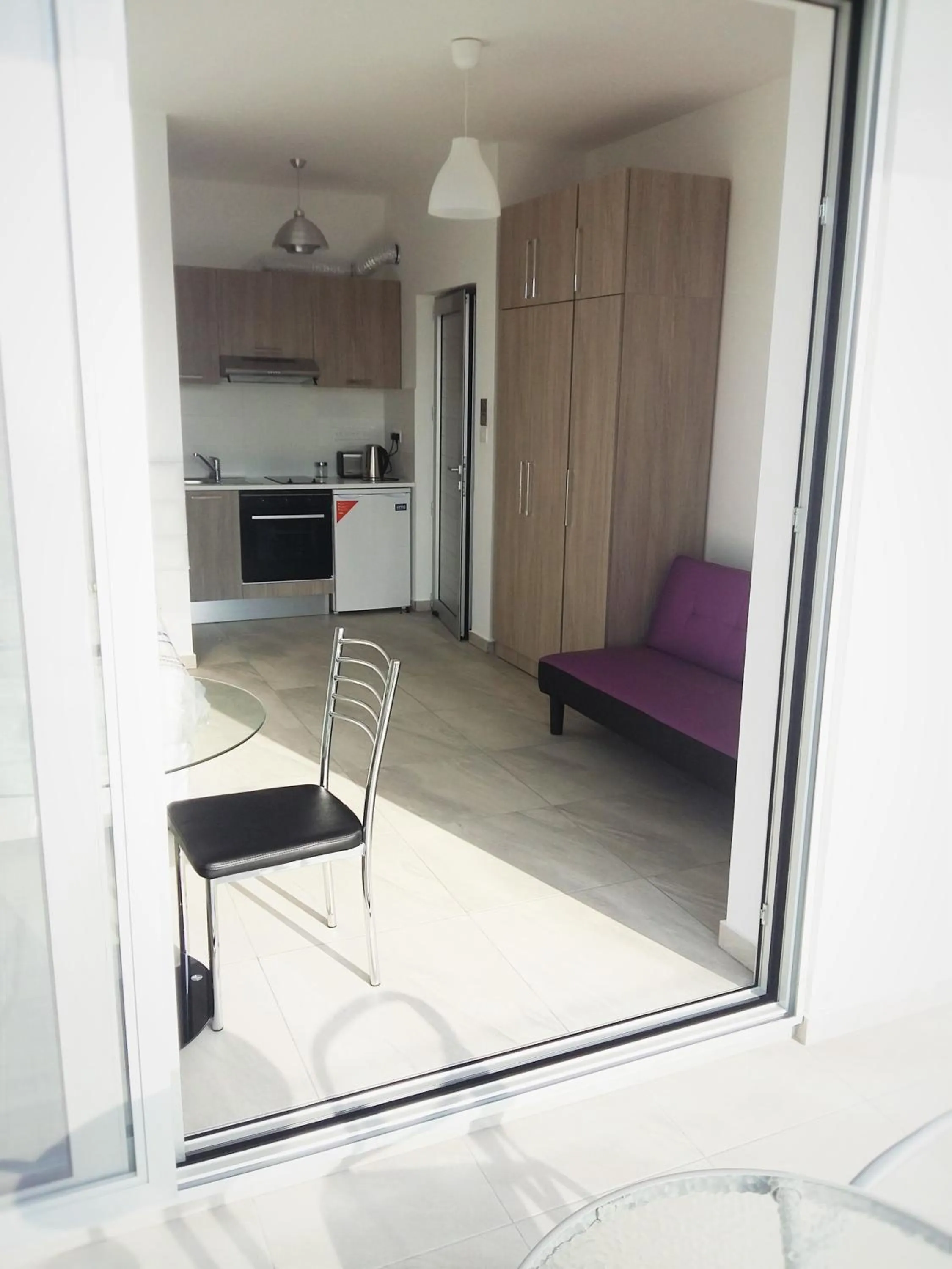 Kitchen or kitchenette in Christopher's Sandy Beach Suites