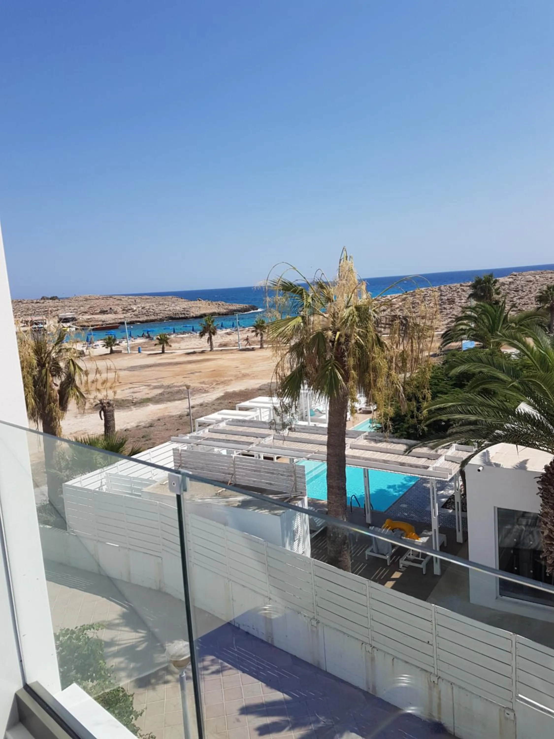 Christopher's Sandy Beach Suites