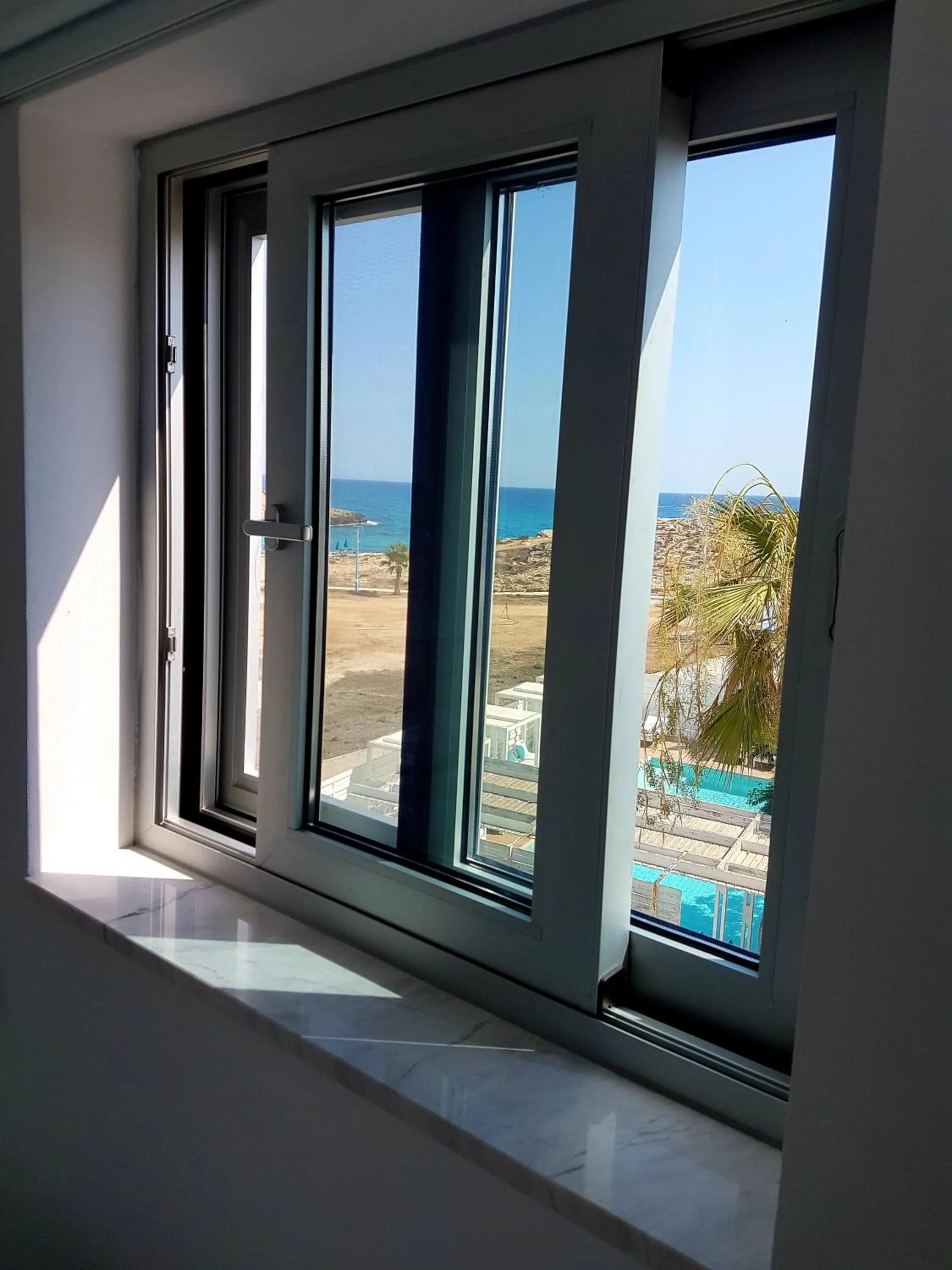 Christopher's Sandy Beach Suites