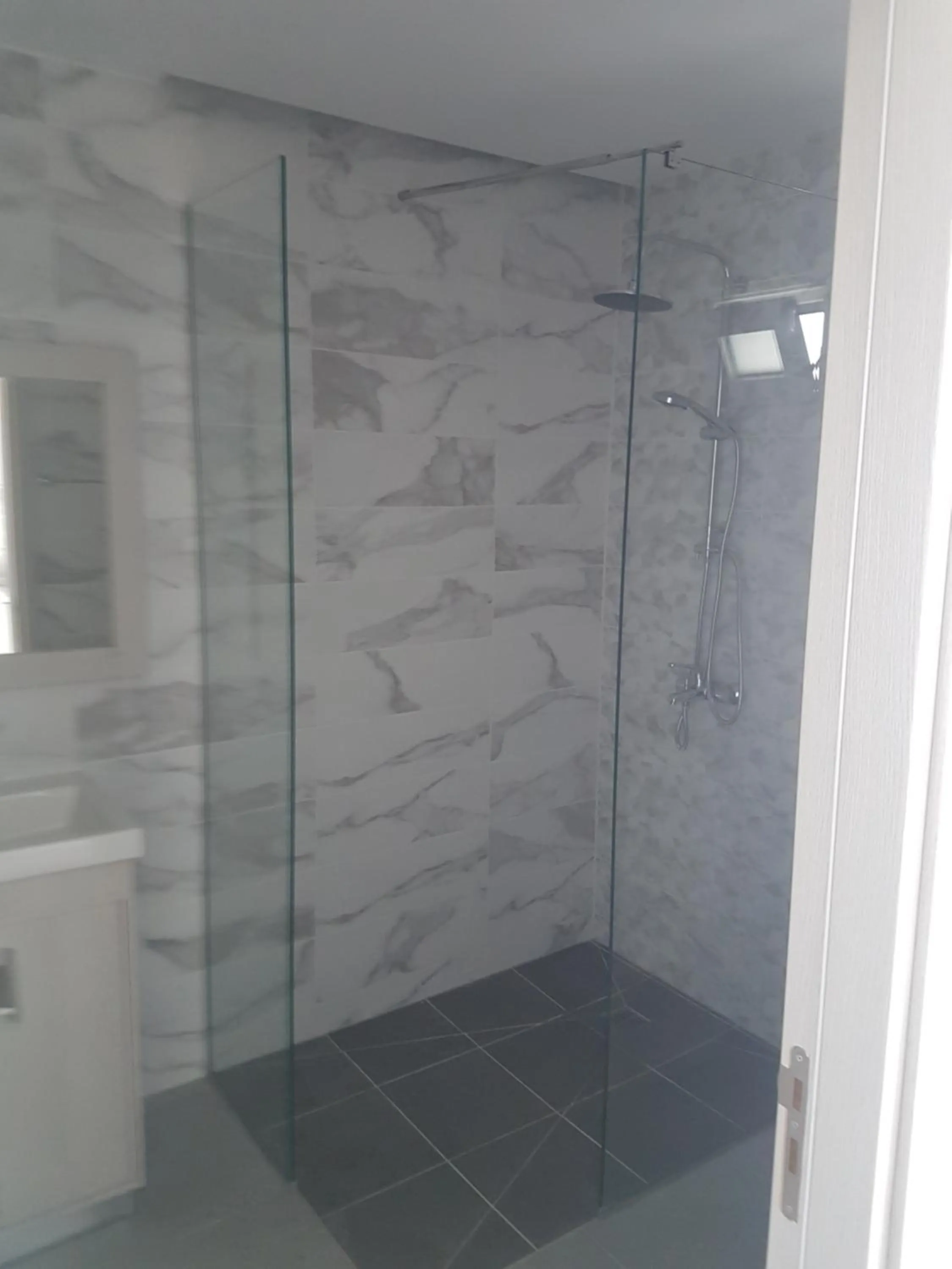 Christopher's Sandy Beach Suites