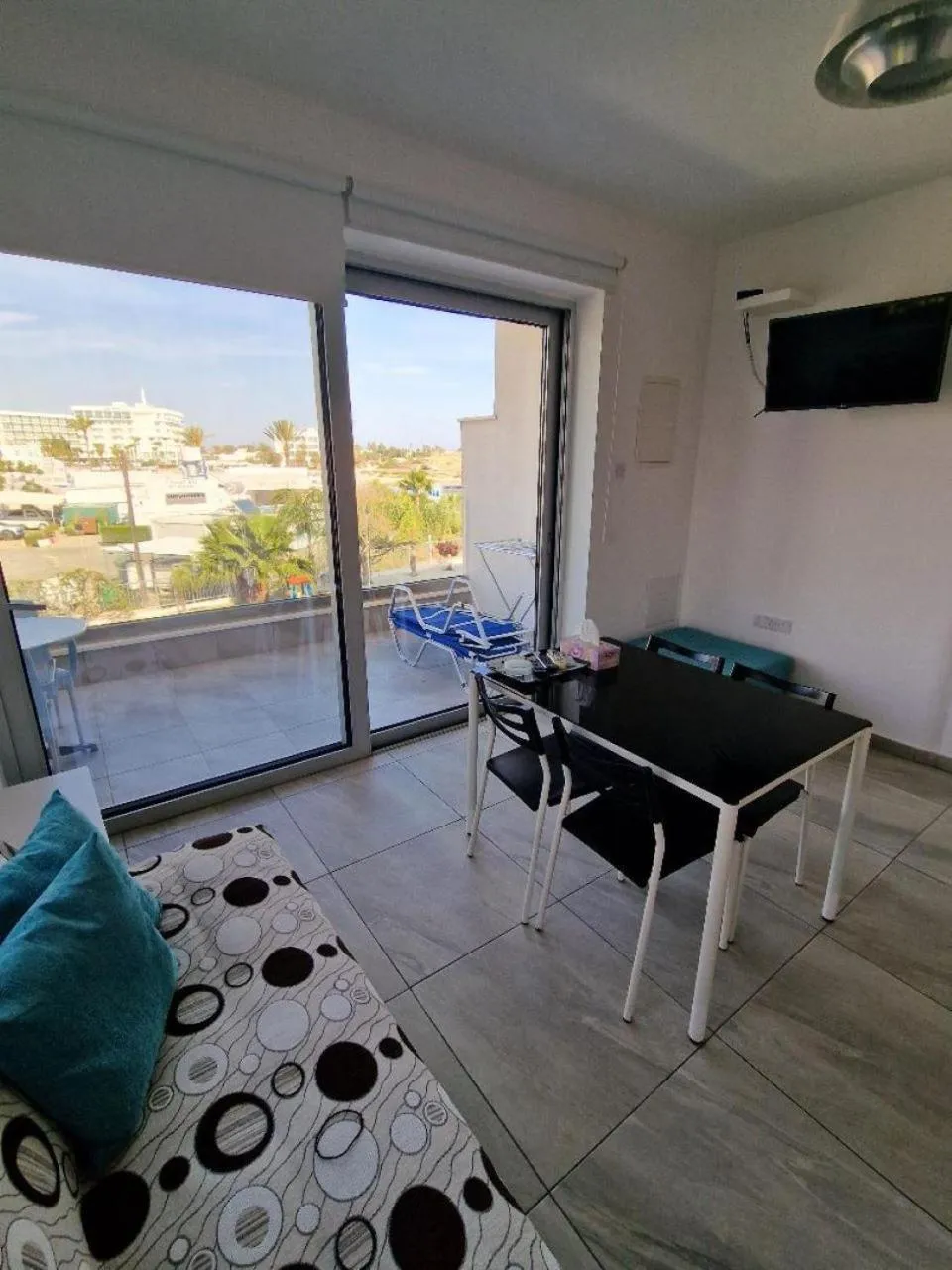 Christopher's Sandy Beach Suites