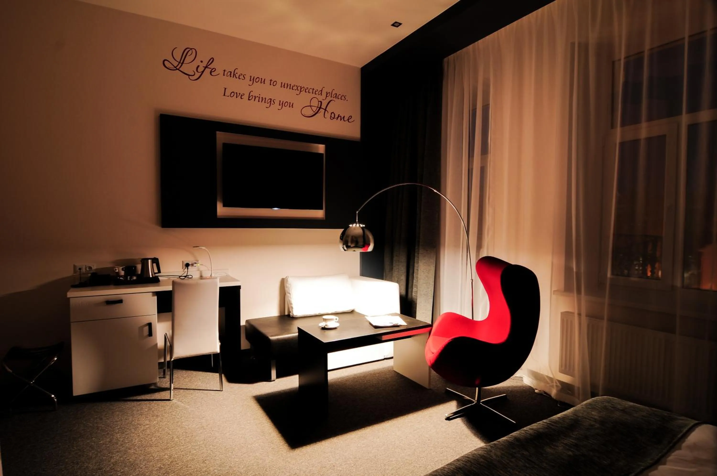 Photo of the whole room in Homelike Hotel