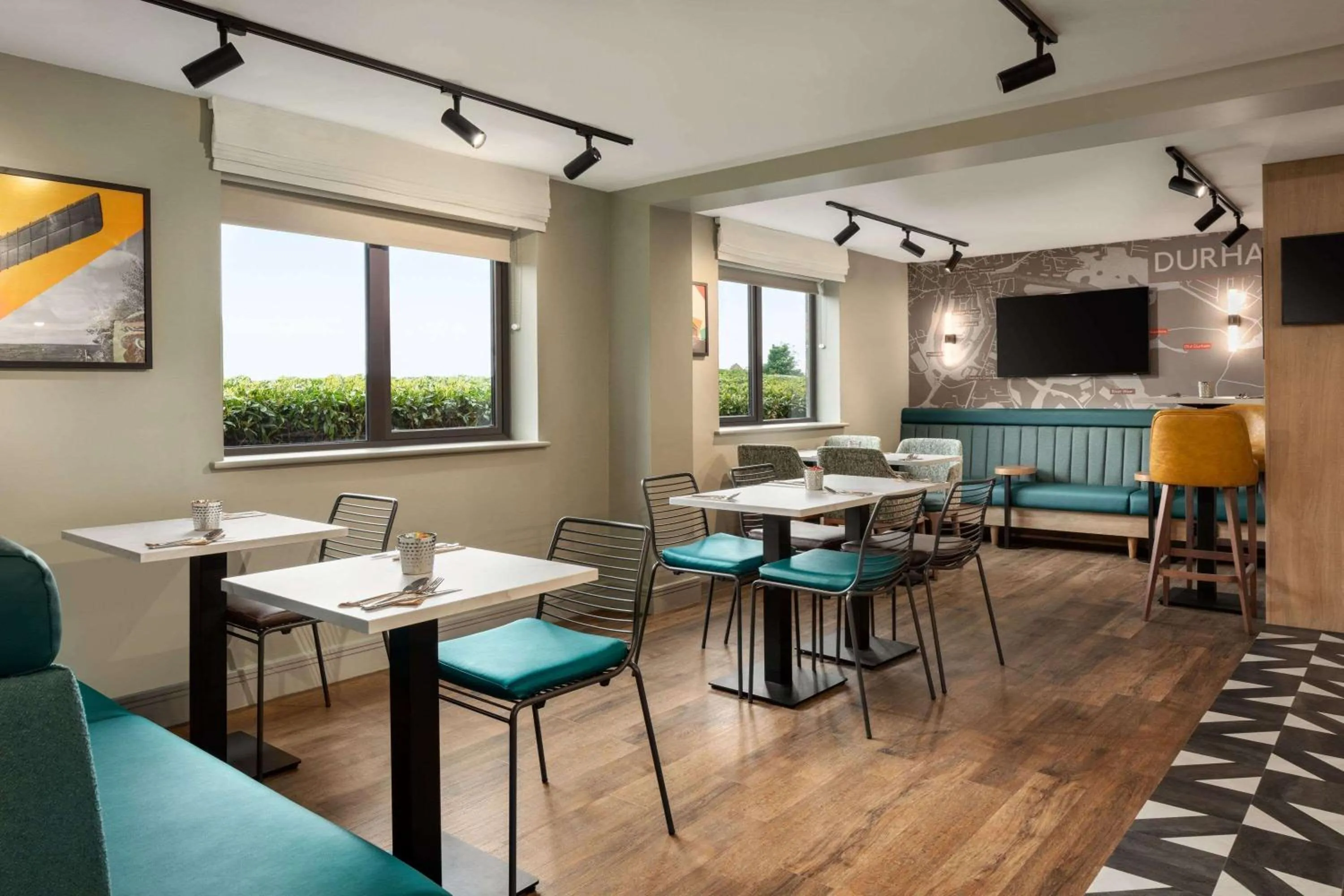 Restaurant/places to eat in Super 8 by Wyndham Durham