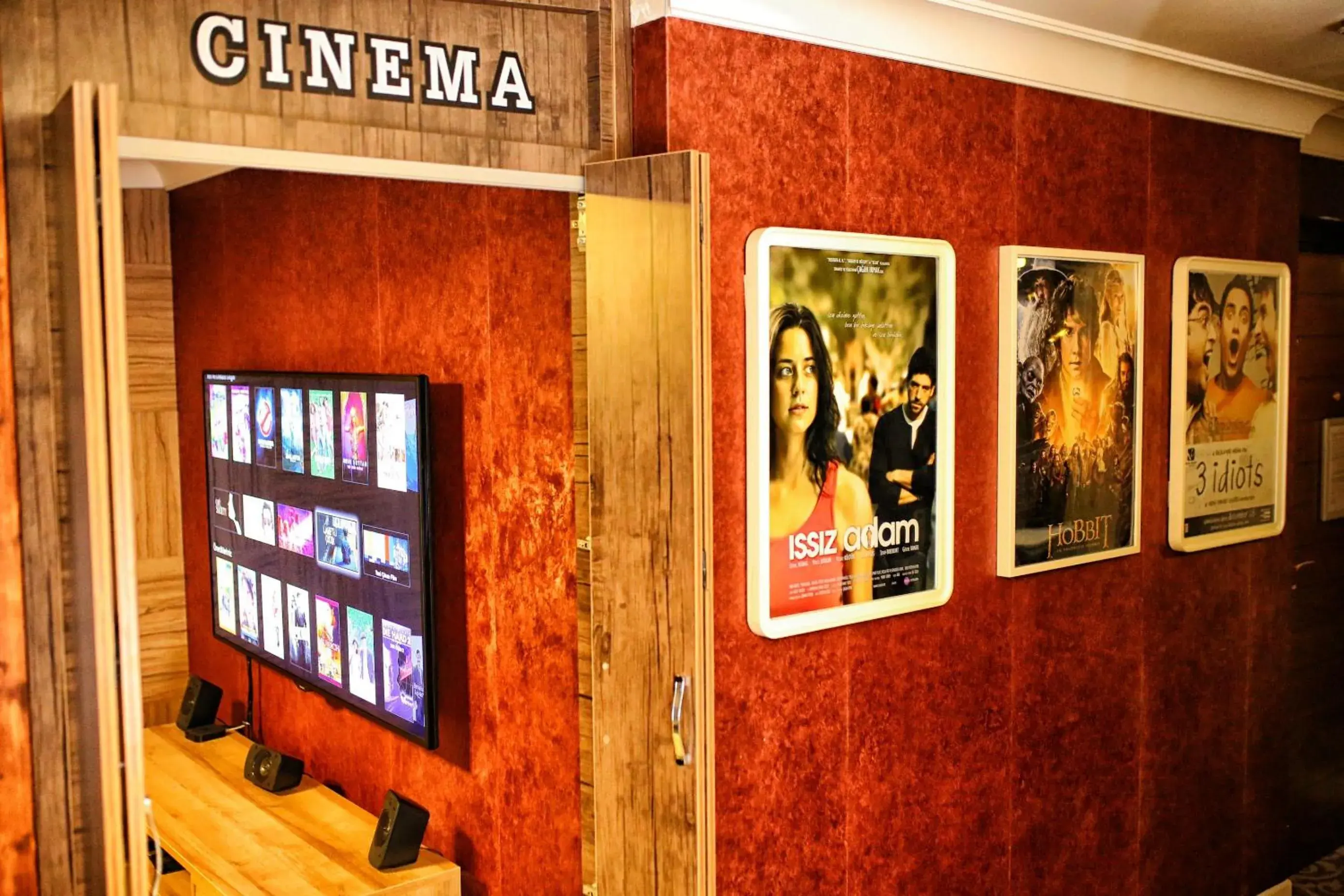 Presidential Suite with Spa Bath and Cinema Room in My Suit Residence & Hotel Presidential Suite with Spa Bath and Cinema Room in My Suit Residence & Hotel