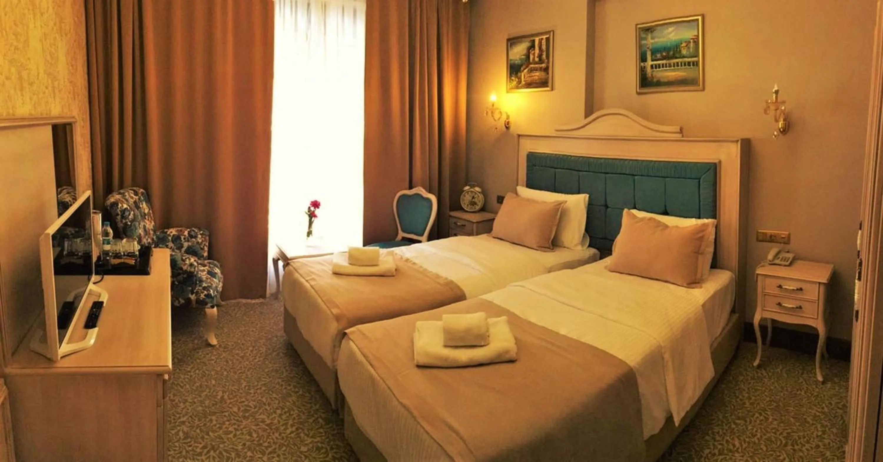 Decorative detail, Bed in Vendome Hotel