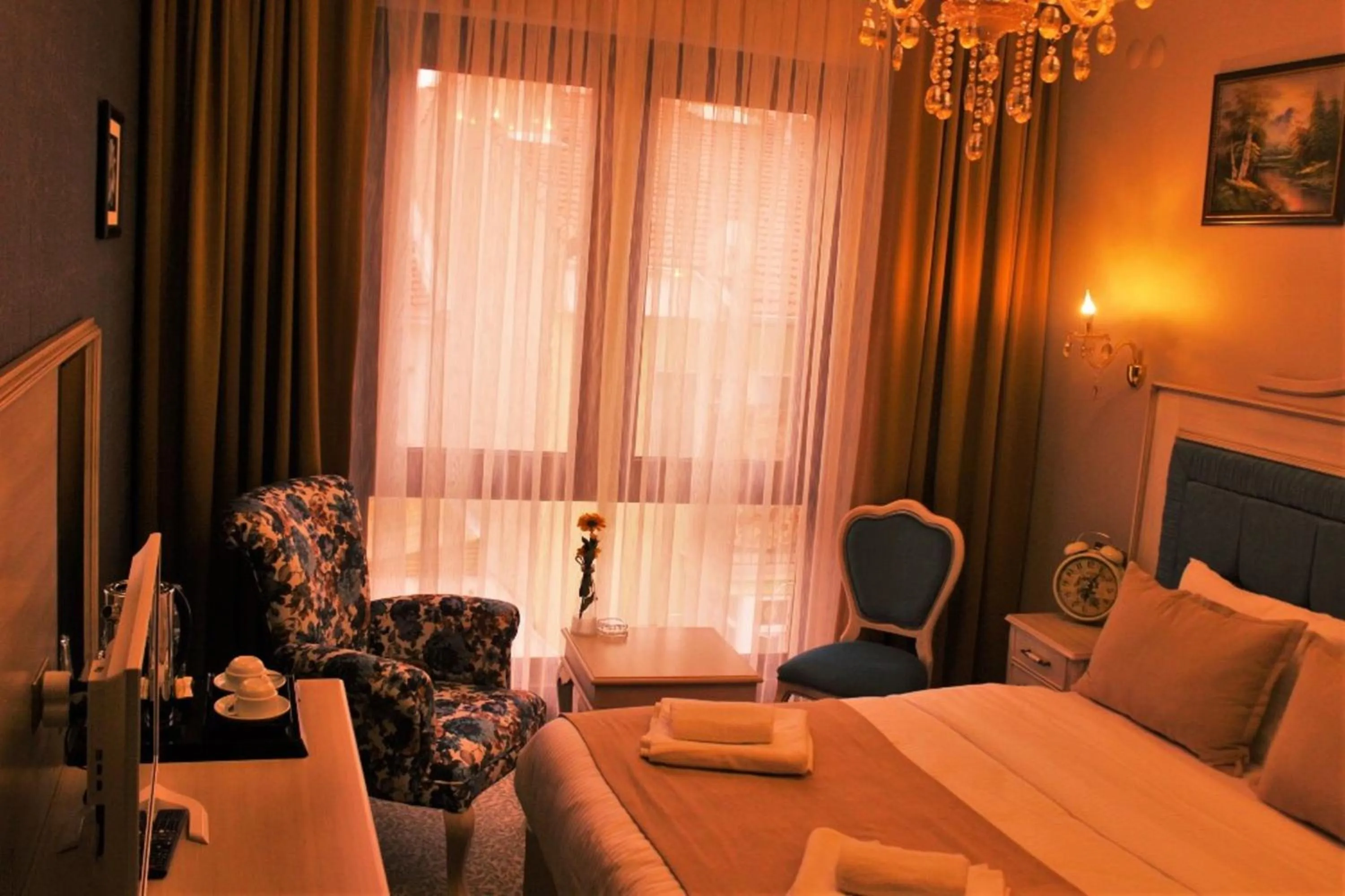 Photo of the whole room in Vendome Hotel