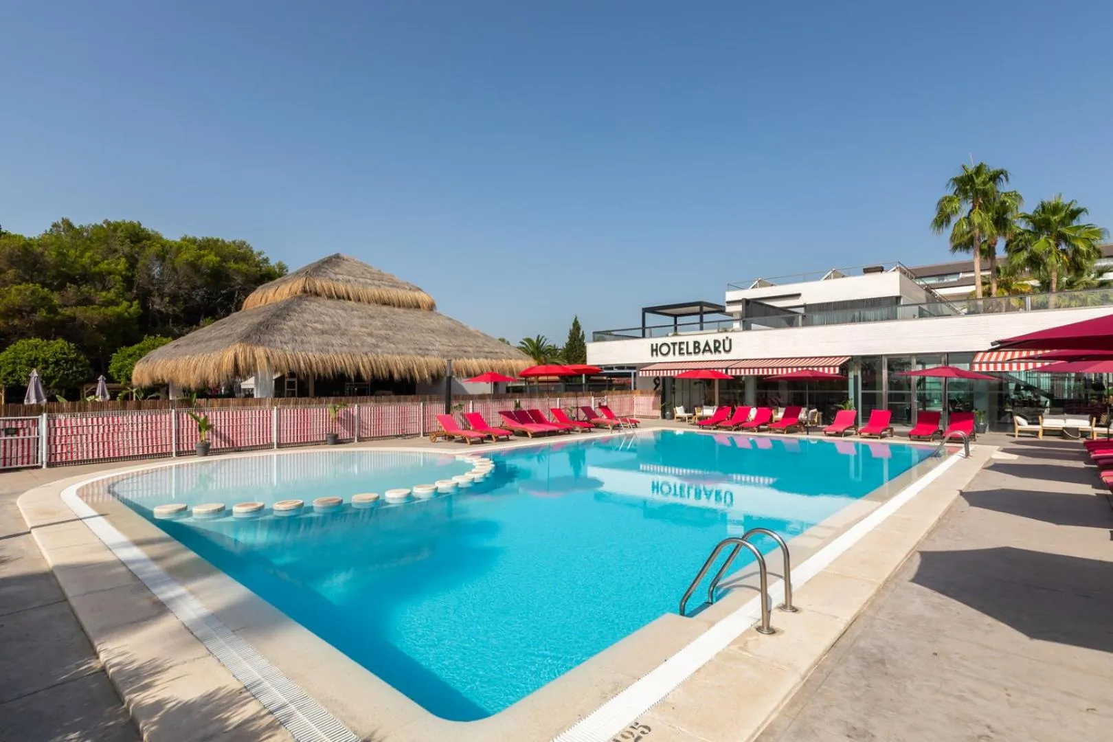 Property building, Swimming Pool in Hotel Els Arenals
