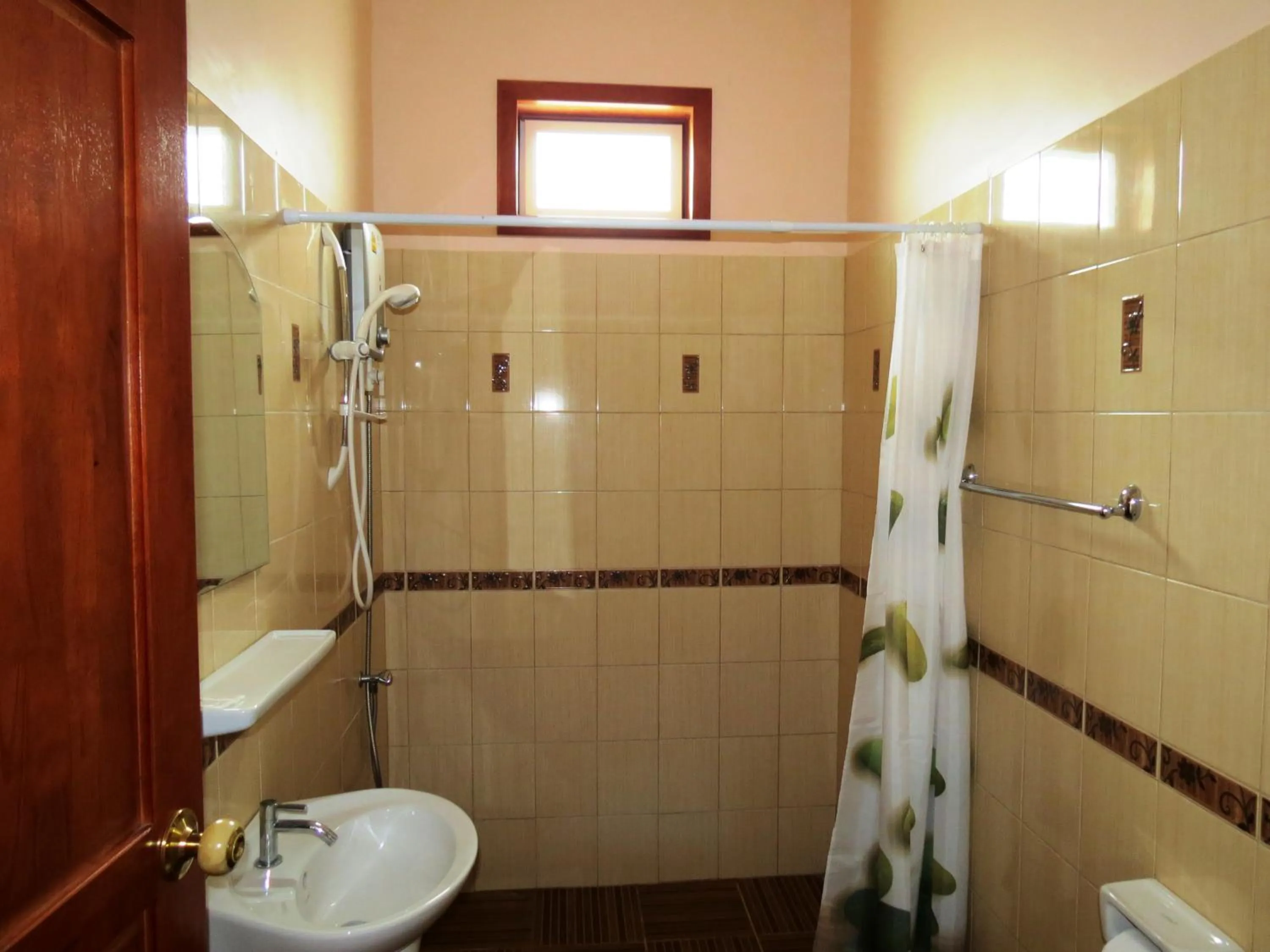 Property building in Pongsin Resort