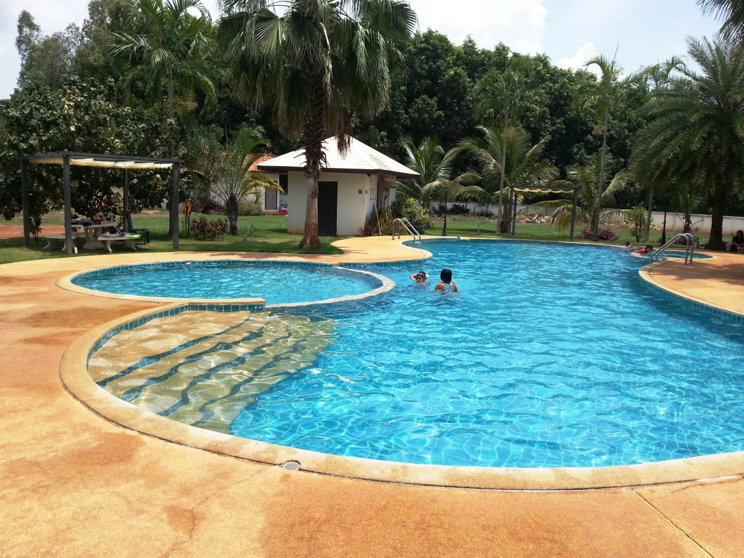 Restaurant/places to eat in Pongsin Resort