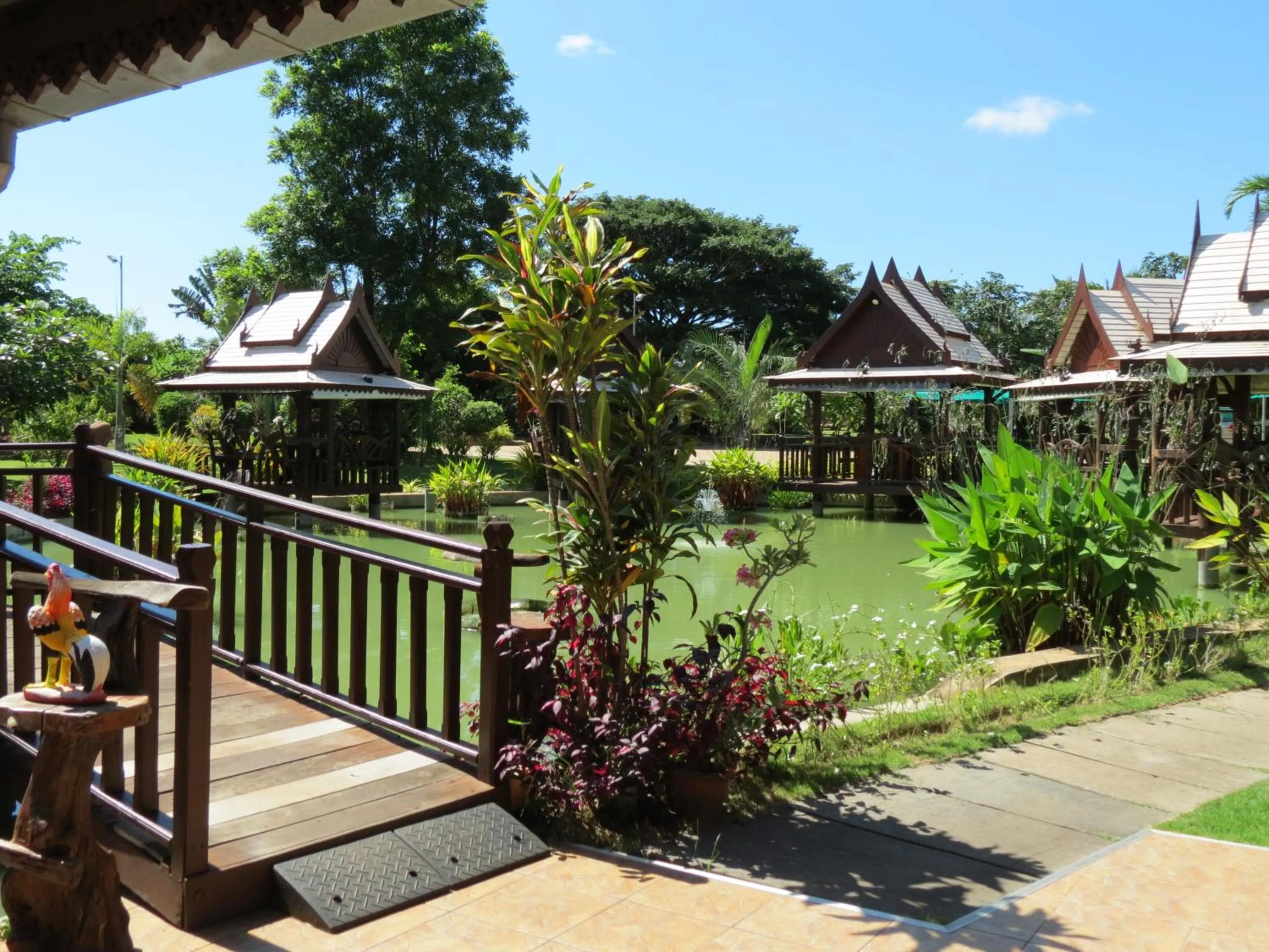 Property building in Pongsin Resort