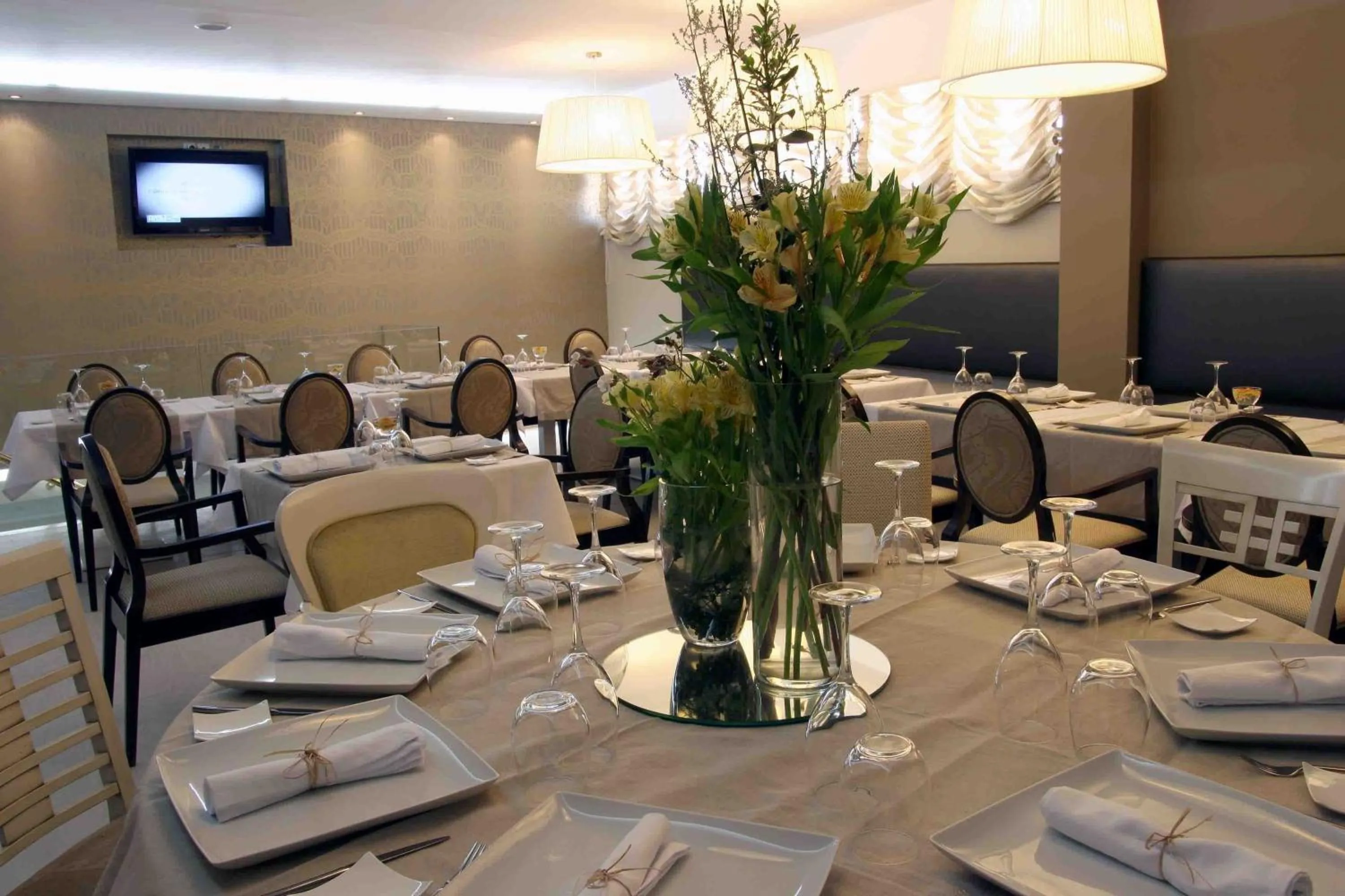 Restaurant/places to eat in Hotel Douro Inn