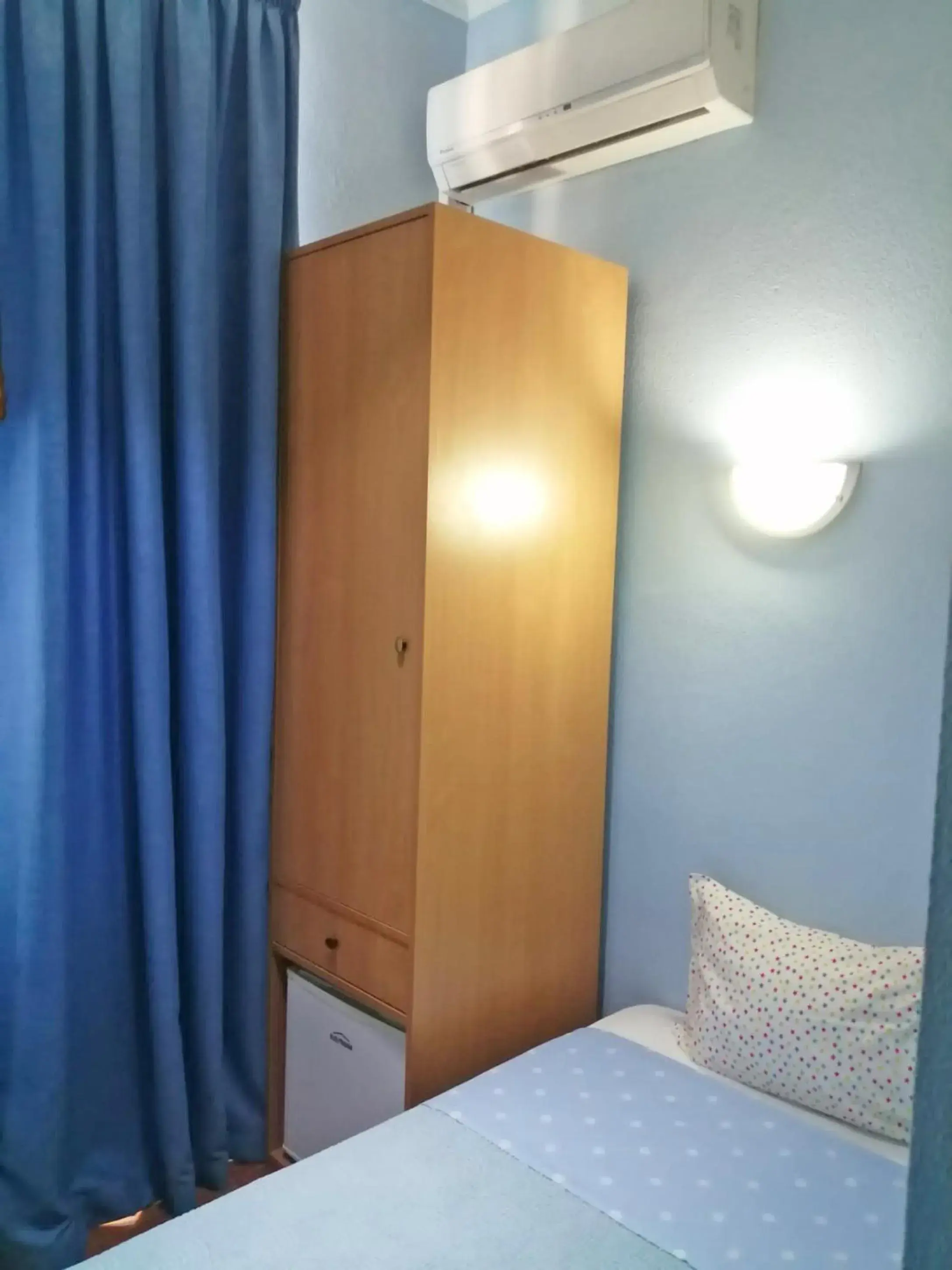 Single Room in Residencia Vale Formoso Single Room in Residencia Vale Formoso