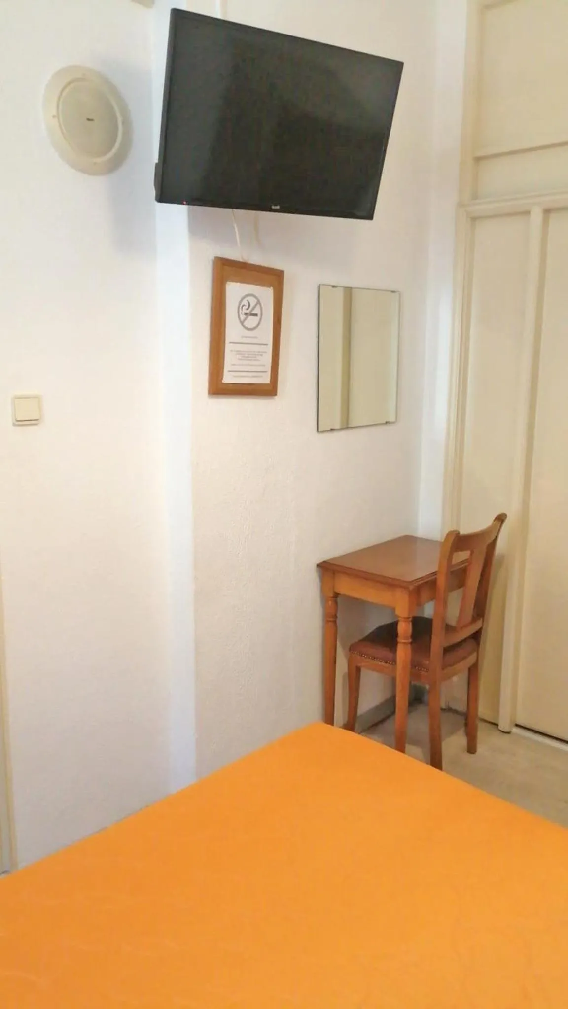 TV and multimedia, Bed in Residencia Vale Formoso