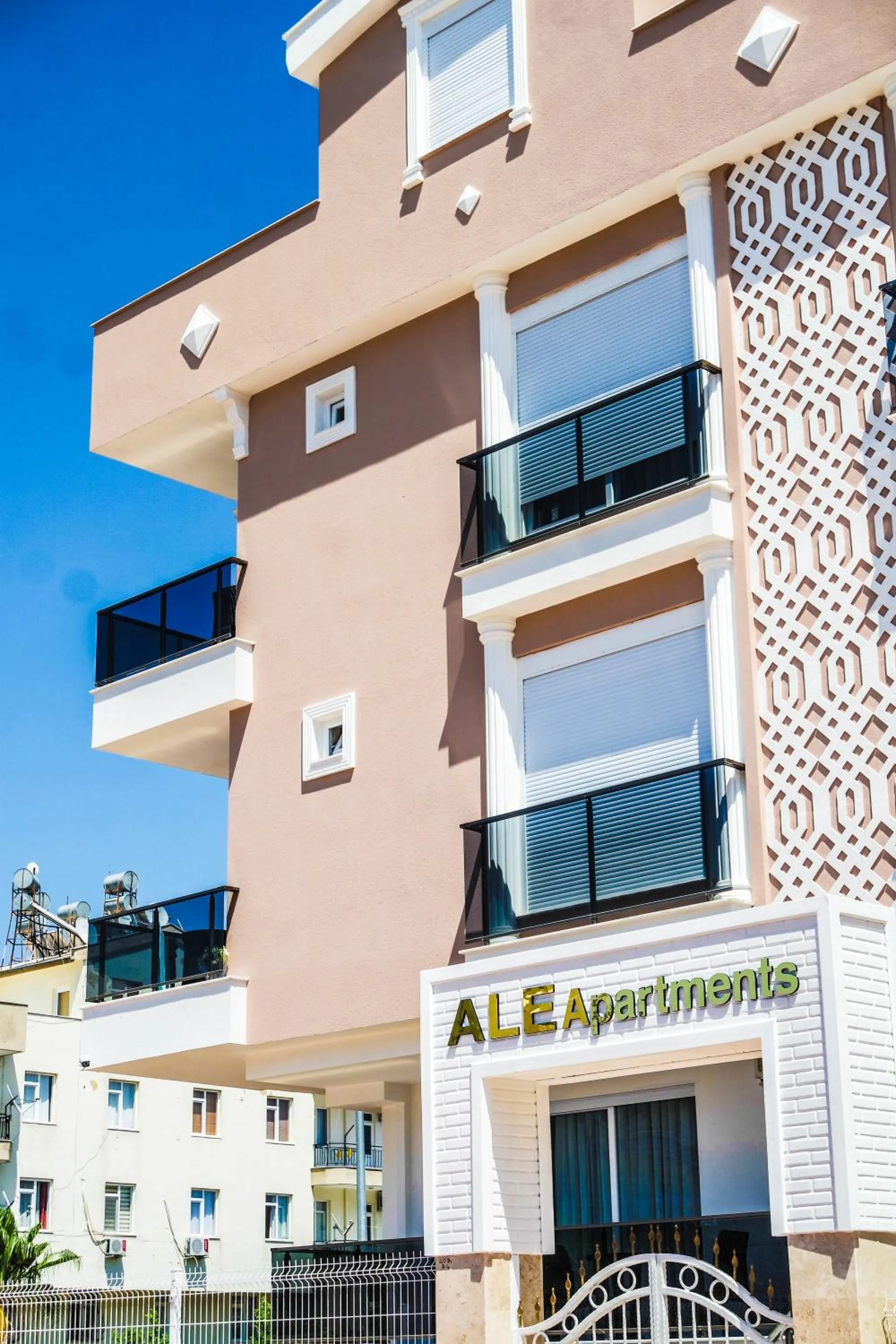 Facade/entrance in Ale Apartments Hotel