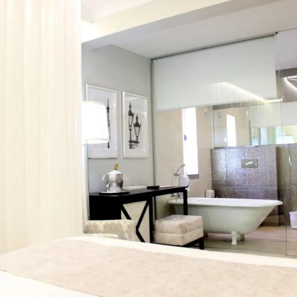 Toilet in Josefa D`Obidos Hotel