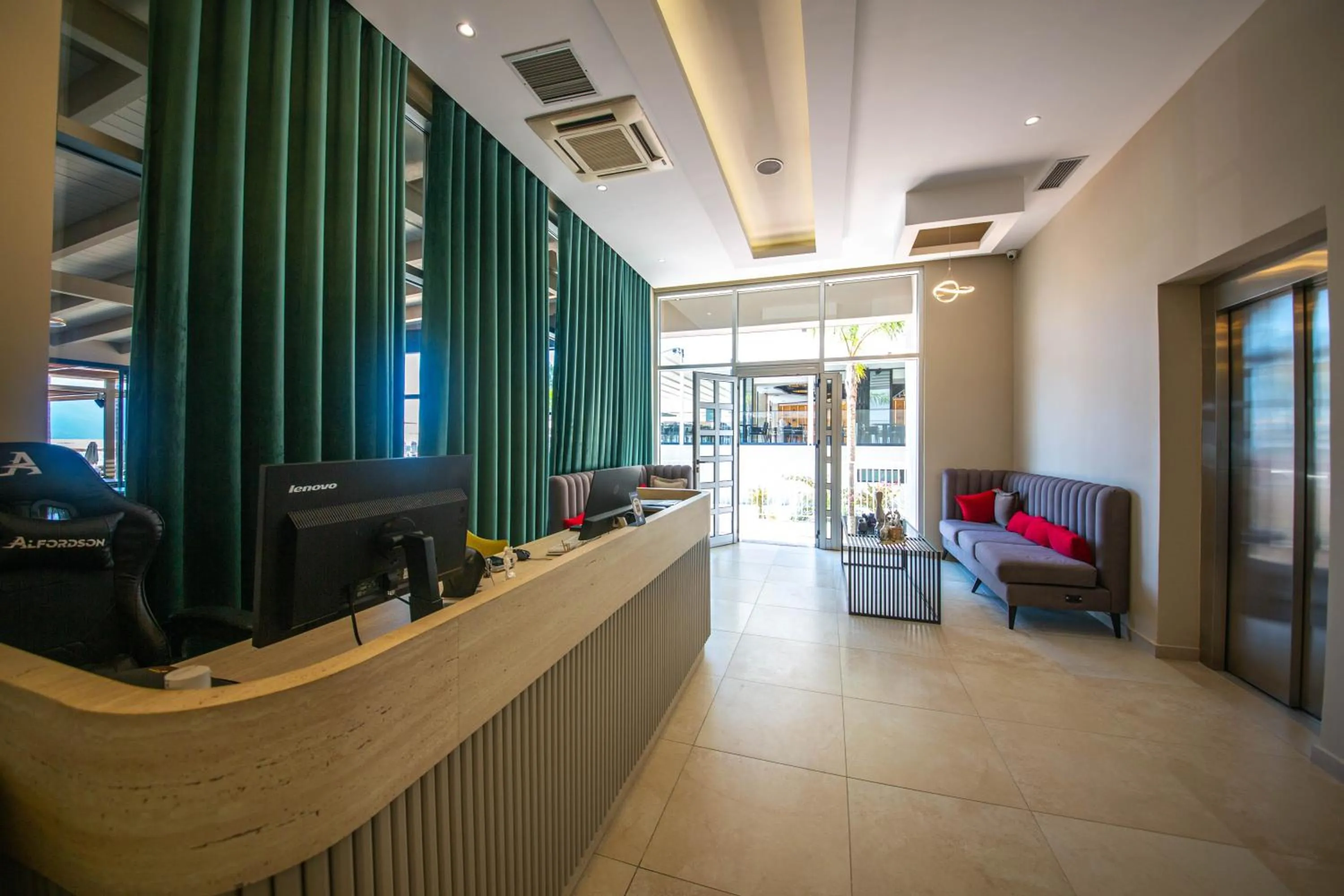 Lobby or reception in Hotel Royal