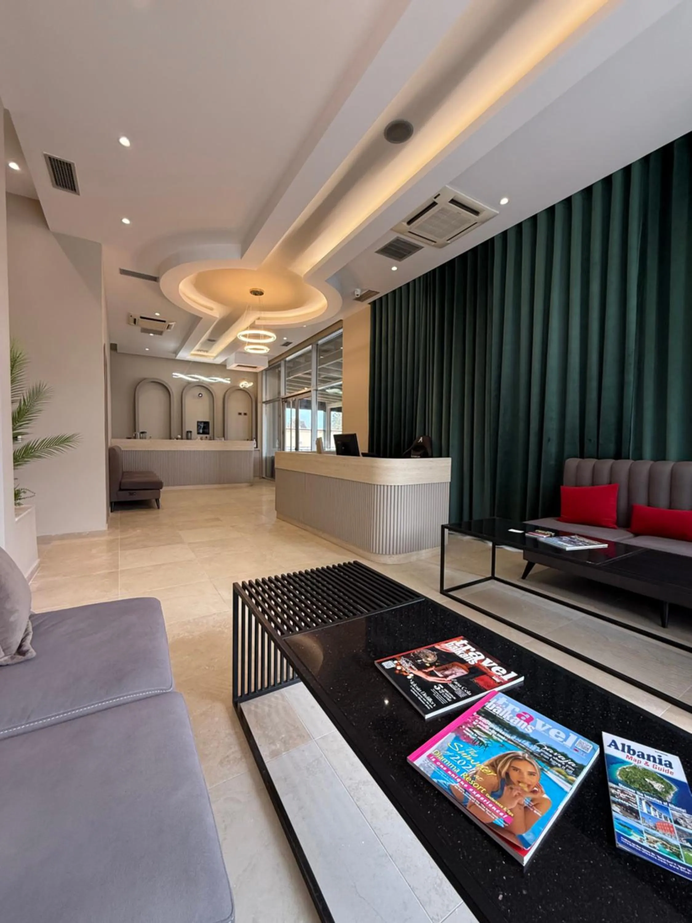 Lobby or reception in Hotel Royal