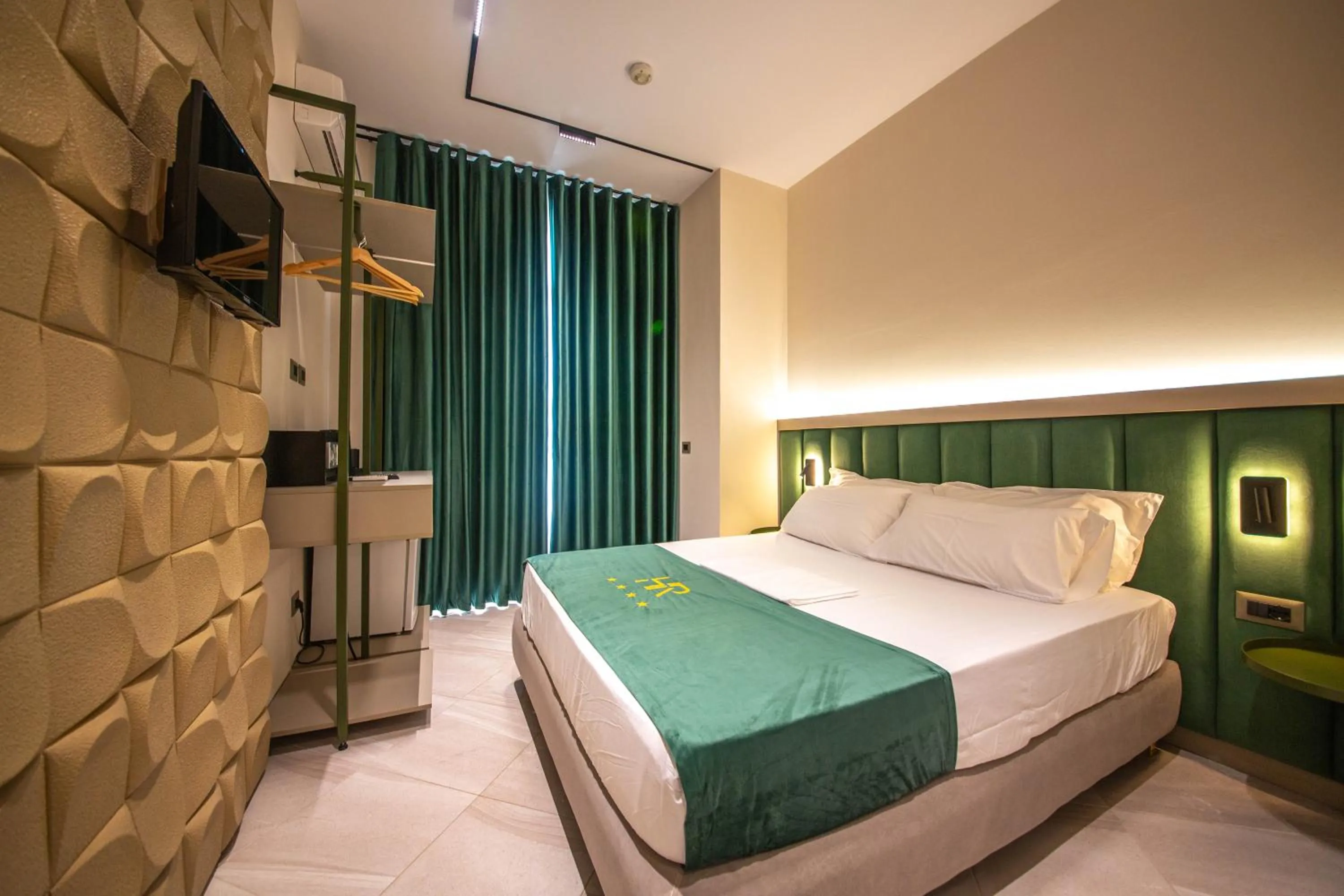 Bedroom in Hotel Royal