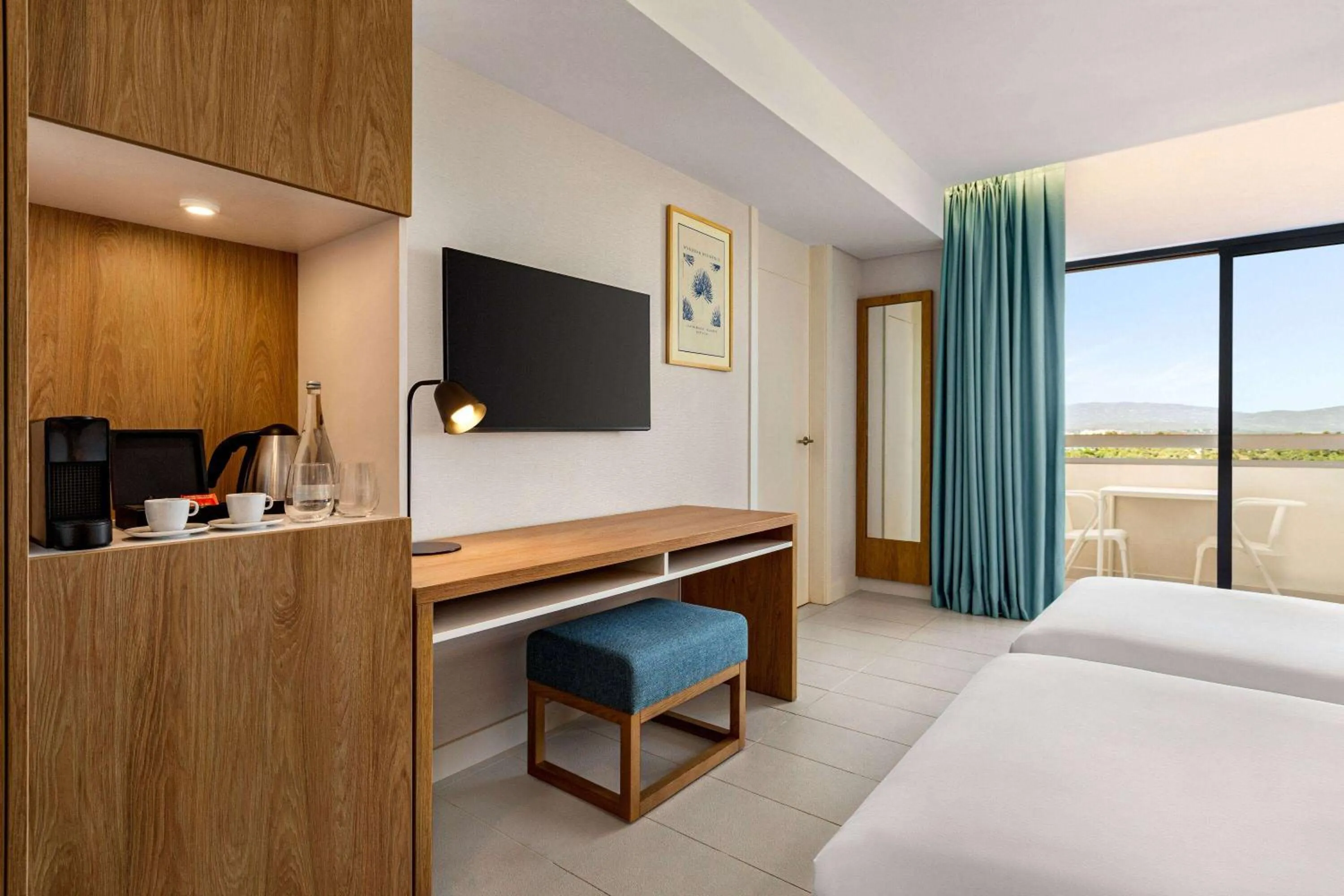 TV and multimedia, Bed in Wyndham Residences Alvor Beach