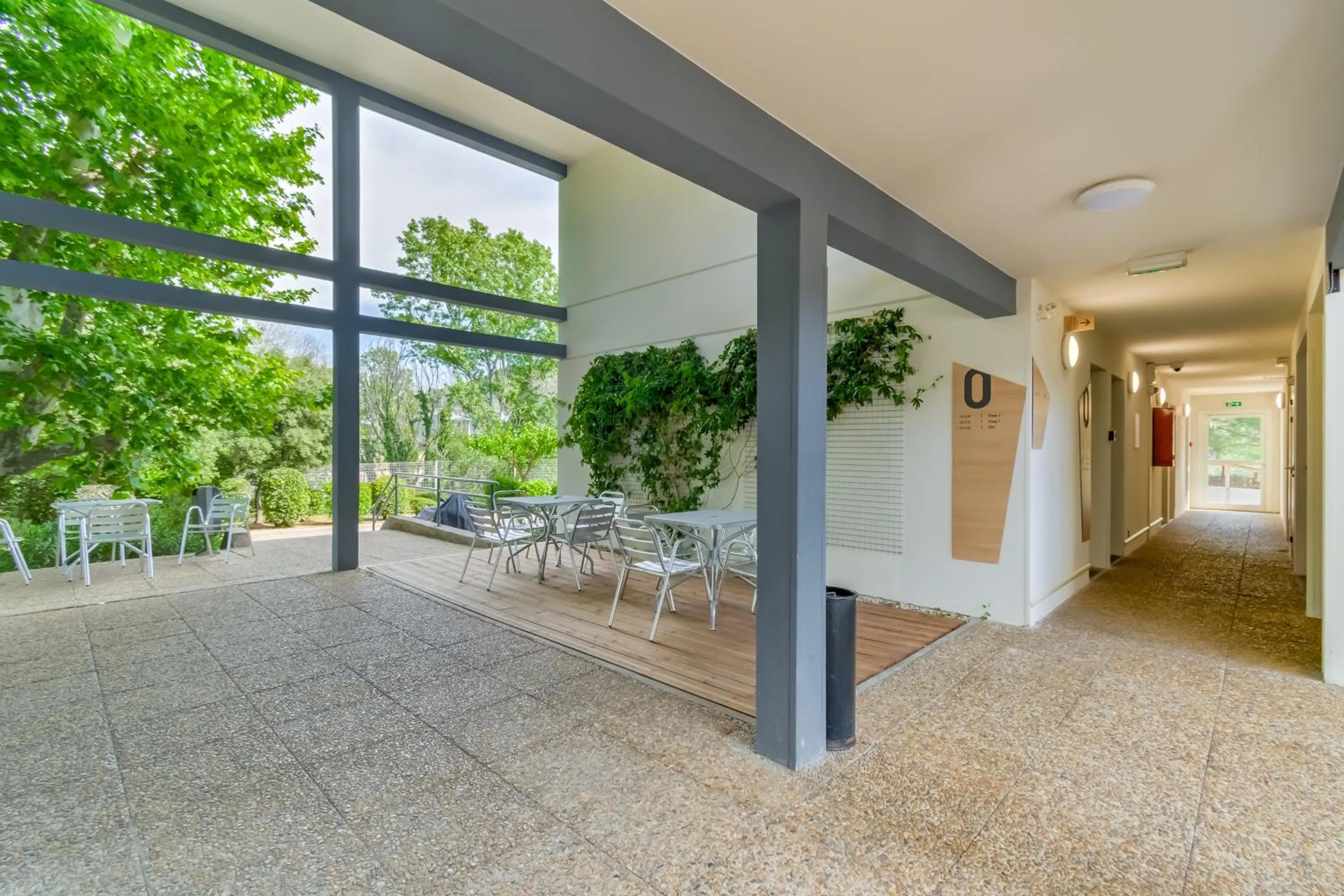 Balcony/Terrace in B&B HOTEL Marseille La Valentine