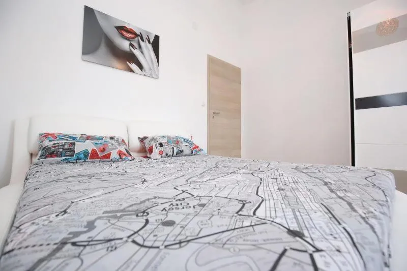Bedroom, Bed in Gale Vila