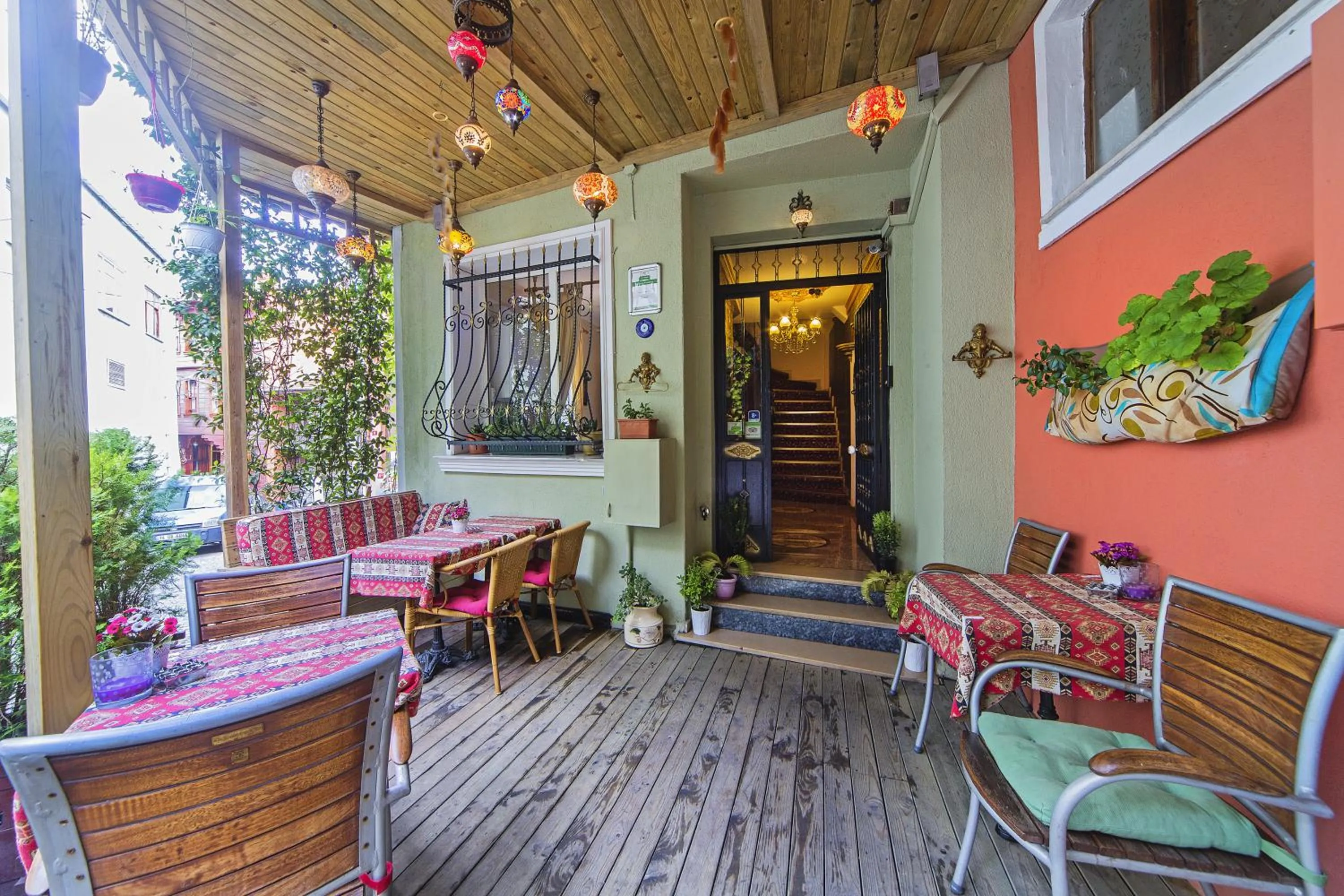 Garden in Modern Sultan Hotel