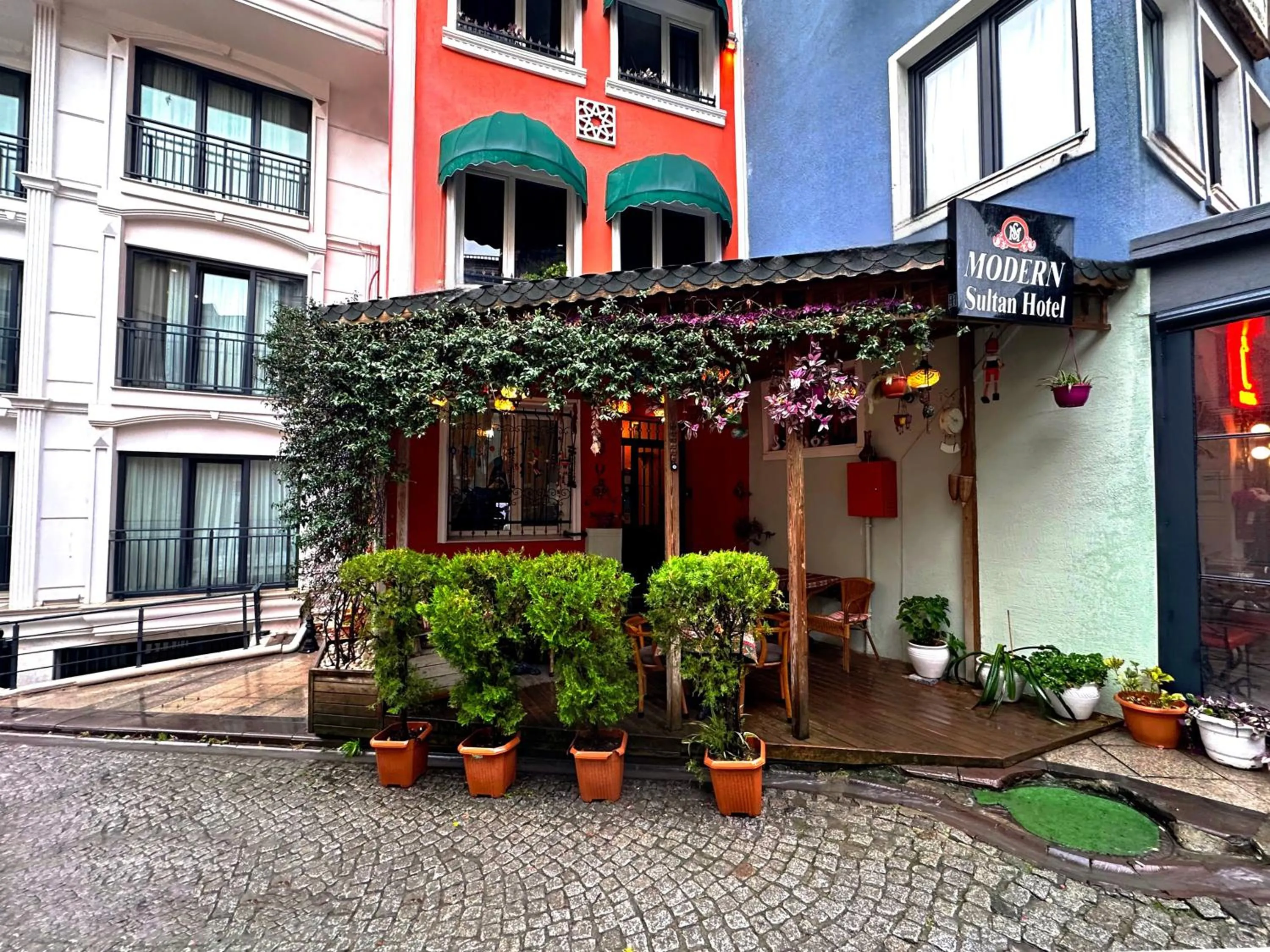 Property building in Modern Sultan Hotel