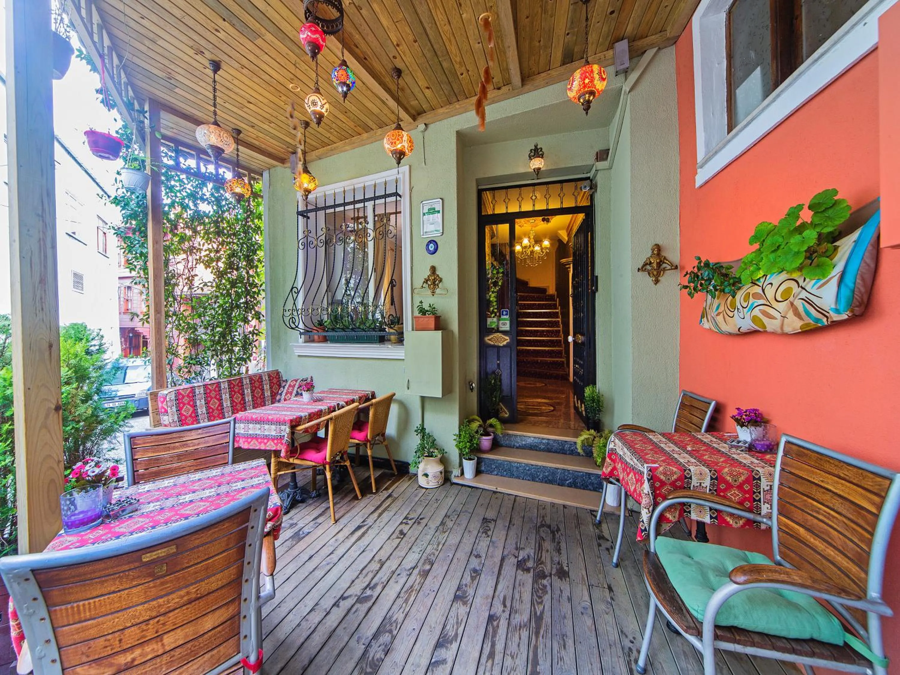 Garden in Modern Sultan Hotel