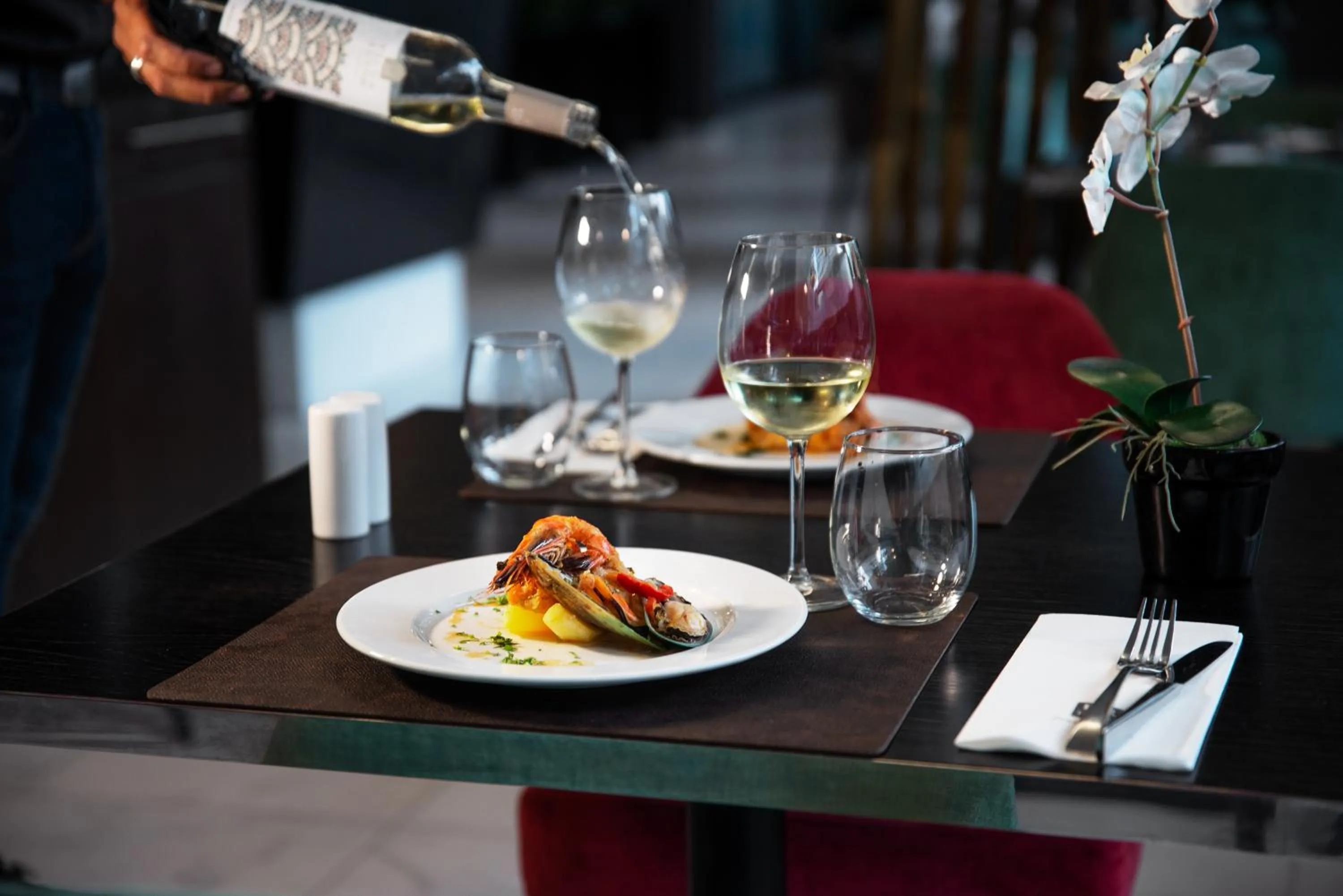 Restaurant/places to eat in RR Hotel da Rocha