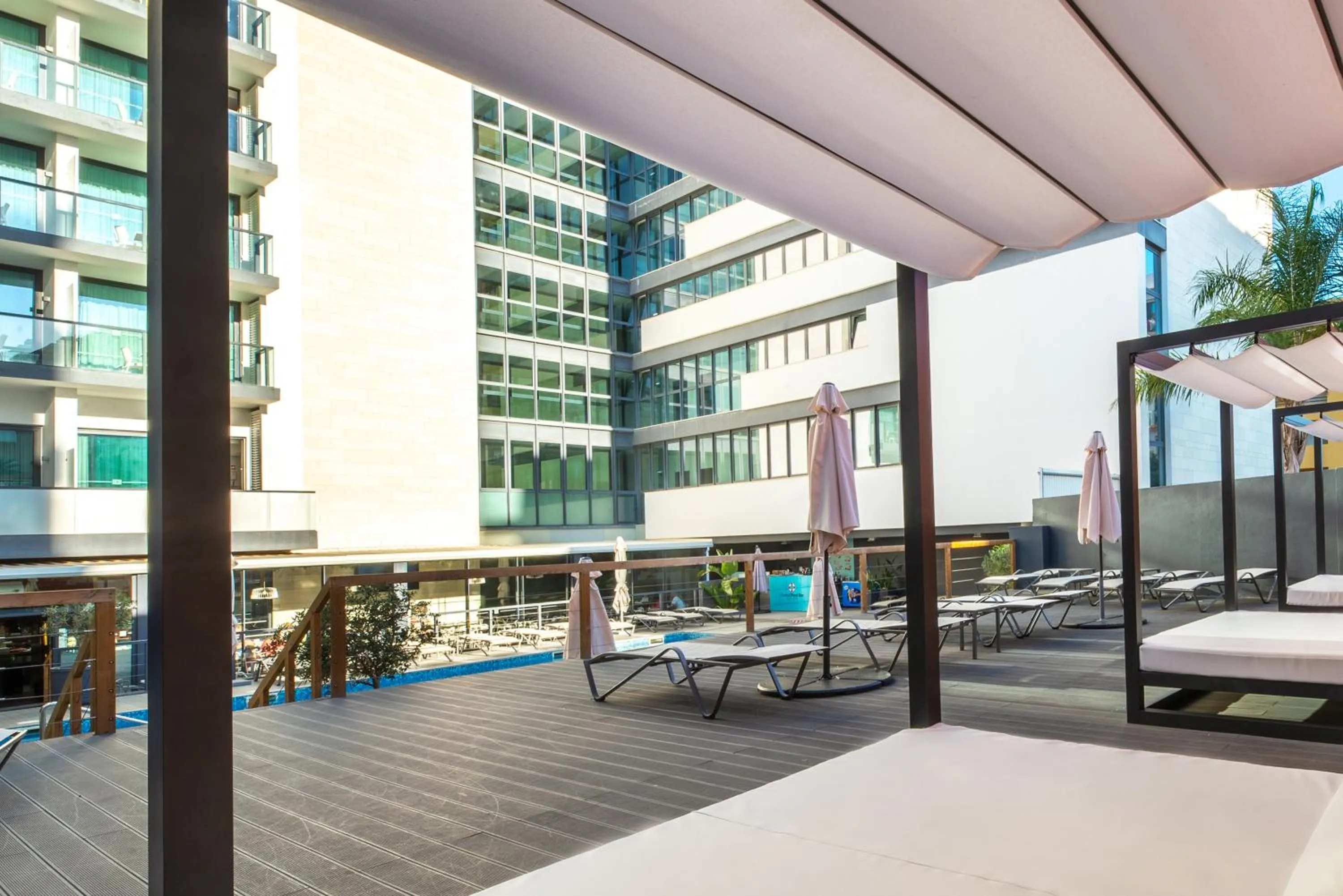 Swimming pool in RR Hotel da Rocha