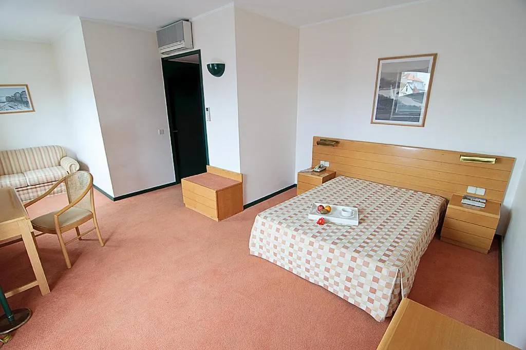 Photo of the whole room, Bed in Hotel Douro