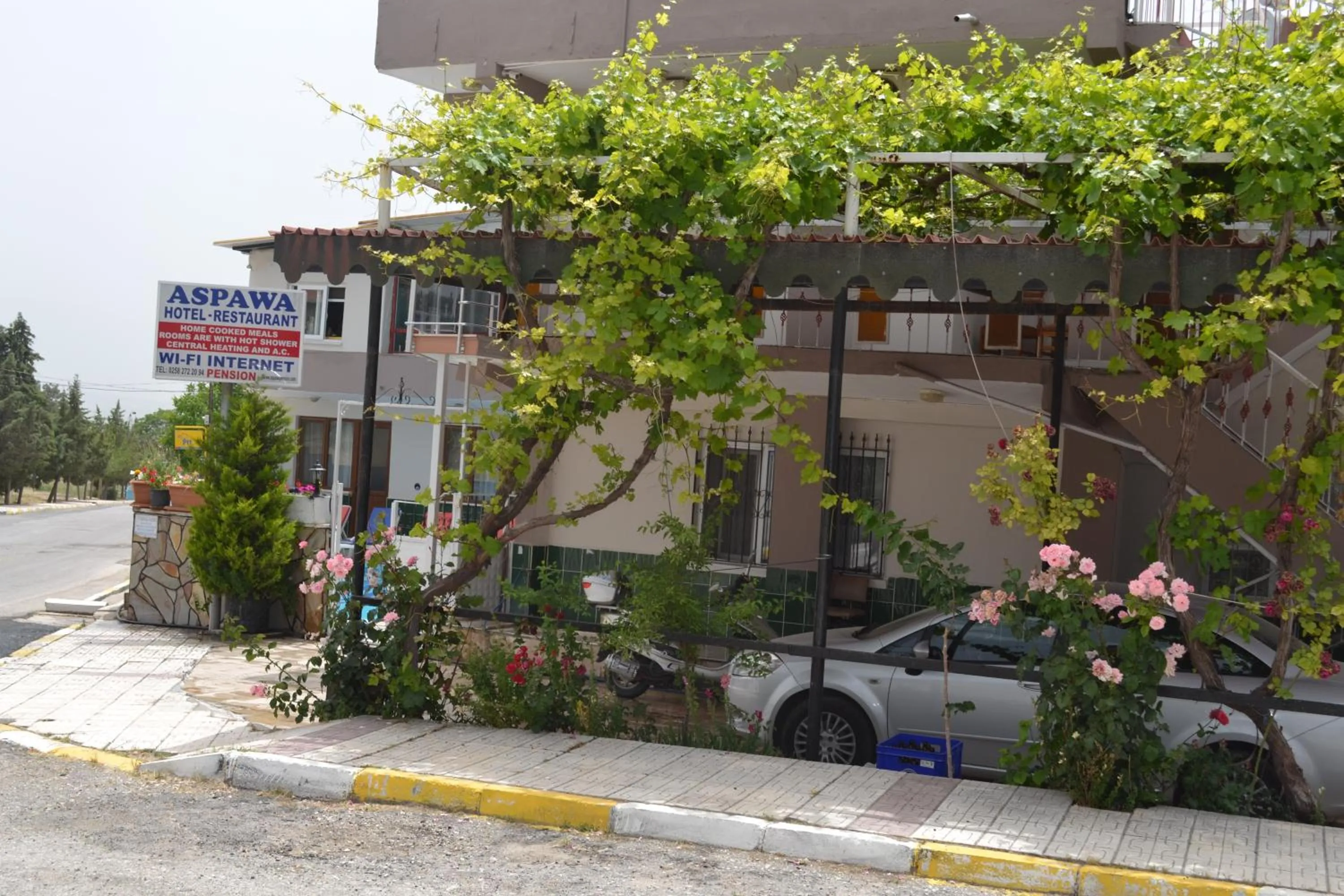 Facade/entrance in Aspawa Hotel